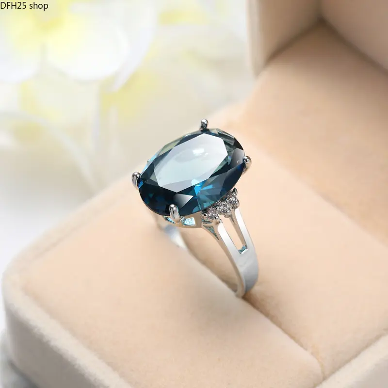 Deep Blue Teardrop Cubic Zirconia Ring for Women, Silver Tone Faceted Crystal Statement Ring, Elegant Fashion Jewelry for Parties, Dates and Daily Wear