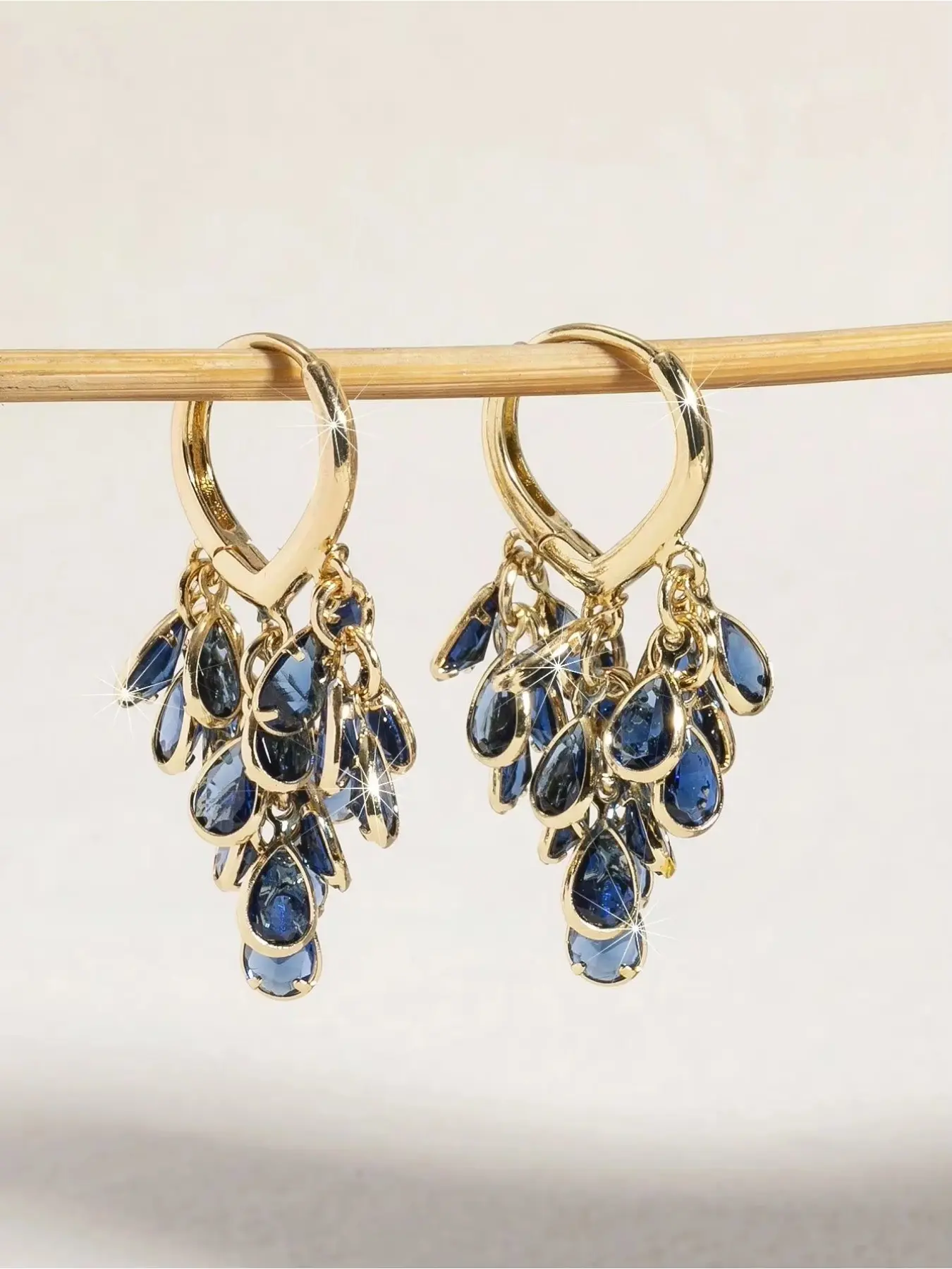 1 Pair of Fashionable and Luxurious Blue Teardrop-Shaped Sparkling Zirconia Fringe Earrings for Women—Exquisite and Elegant, Perfect for Everyday Wear, Parties, and Gatherings; a Stylish Gift Shining Earrings