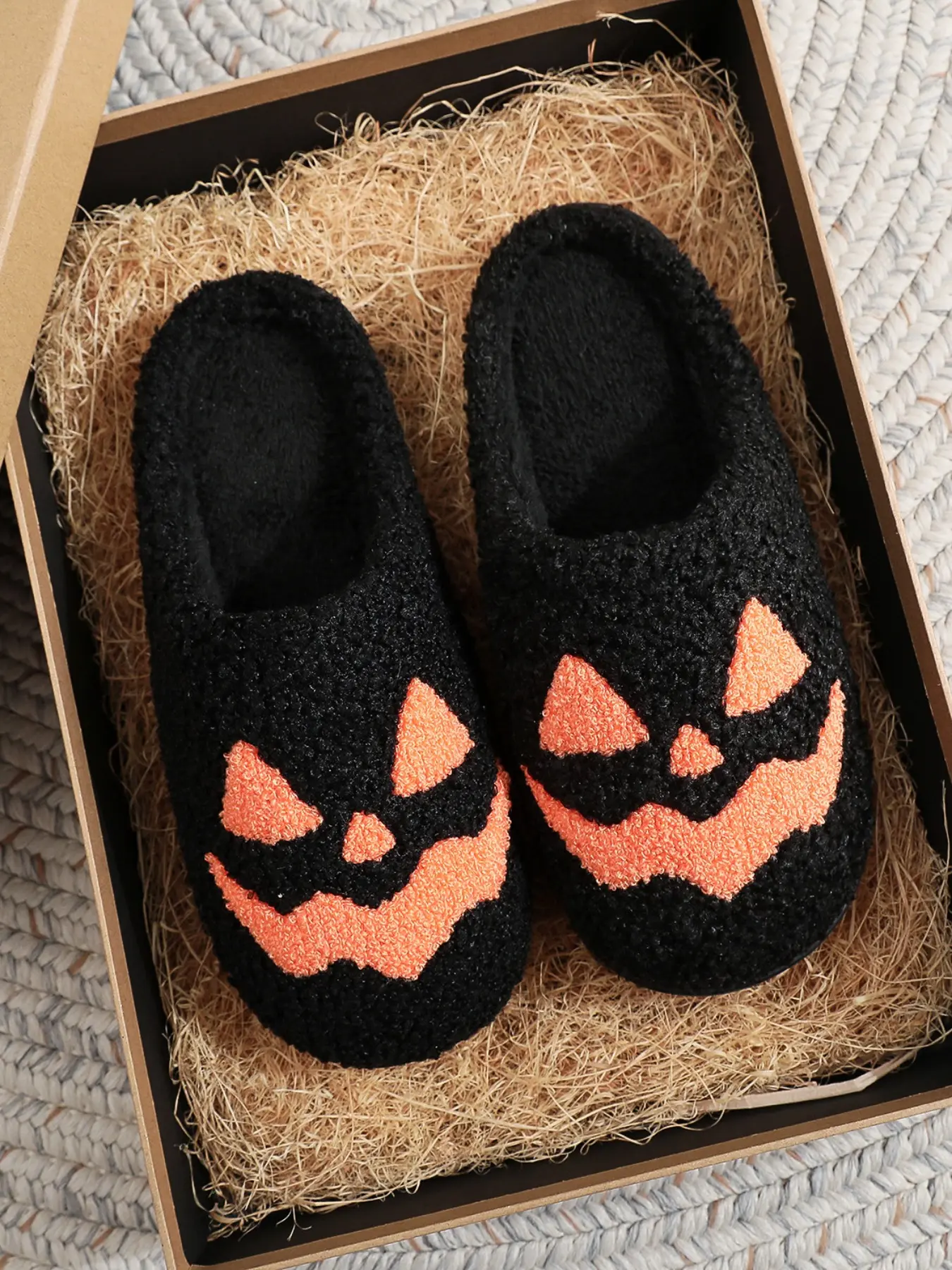 New Fall Winter Home Slippers, Comfortable Thick Sole Non-Slip Halloween Pumpkin Light, Cute Funny Versatile Casual Indoor Shoes for Men and Women