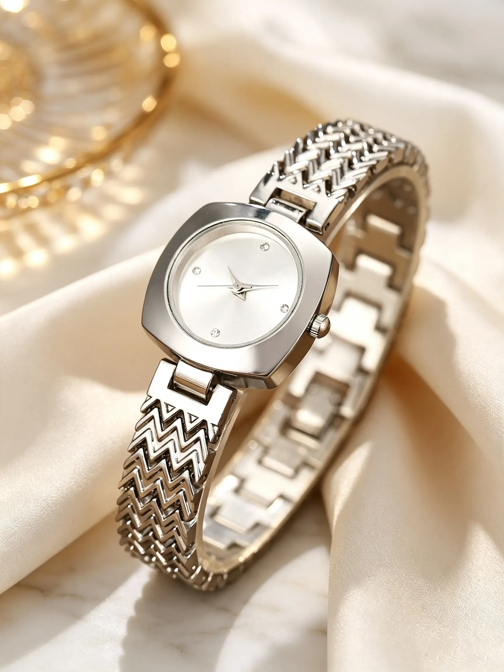 Elegant Silver Color Mini Watch for Women, Casual Quartz Analog Timepiece, Perfect Gift for Mother's Day, Graduation, Valentine's Day