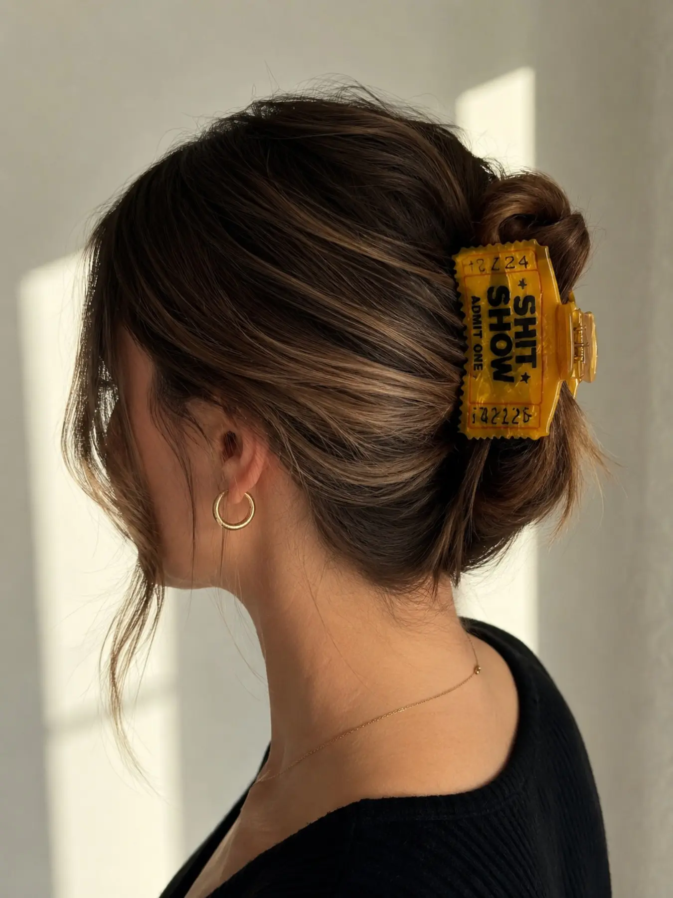 1PC SHIT SHOW Admit One Movie Ticket Hair Claw Clip for Women, 9.5cm Large Yellow Novelty Shark Jaw Hair Clip, Funny Sarcastic Back to School College Accessory, White Elephant Holiday Gift