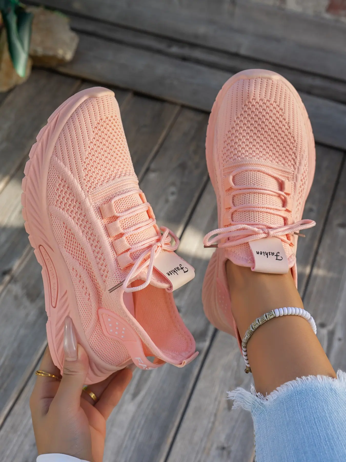 Women Breathable Hollow Fly Knit Lace Up Platform Walking Sneakers, Lightweight Shock Absorbing Non Slip Soft Sole Fashion Casual Running Shoes with Fashion Label for Daily Workout Shopping & Outdoor Travel Knitted Running Shoes
