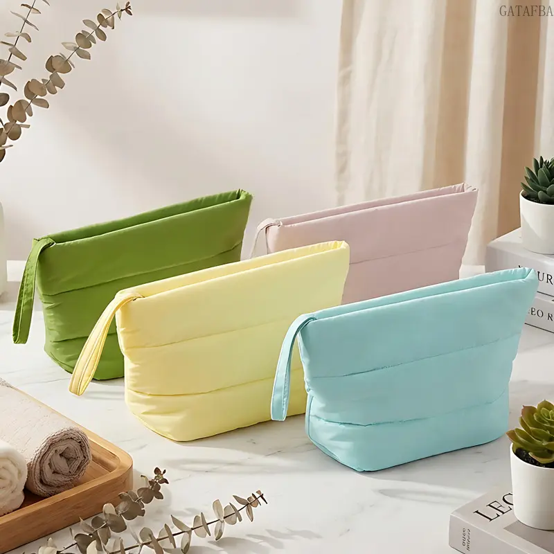 2026 New Fluffy Cloud Cosmetic Bag, Smooth Padded Down‑Cotton Pouch, Unique Water‑Resistant Travel Toiletry Storage Organizer for Daily Use