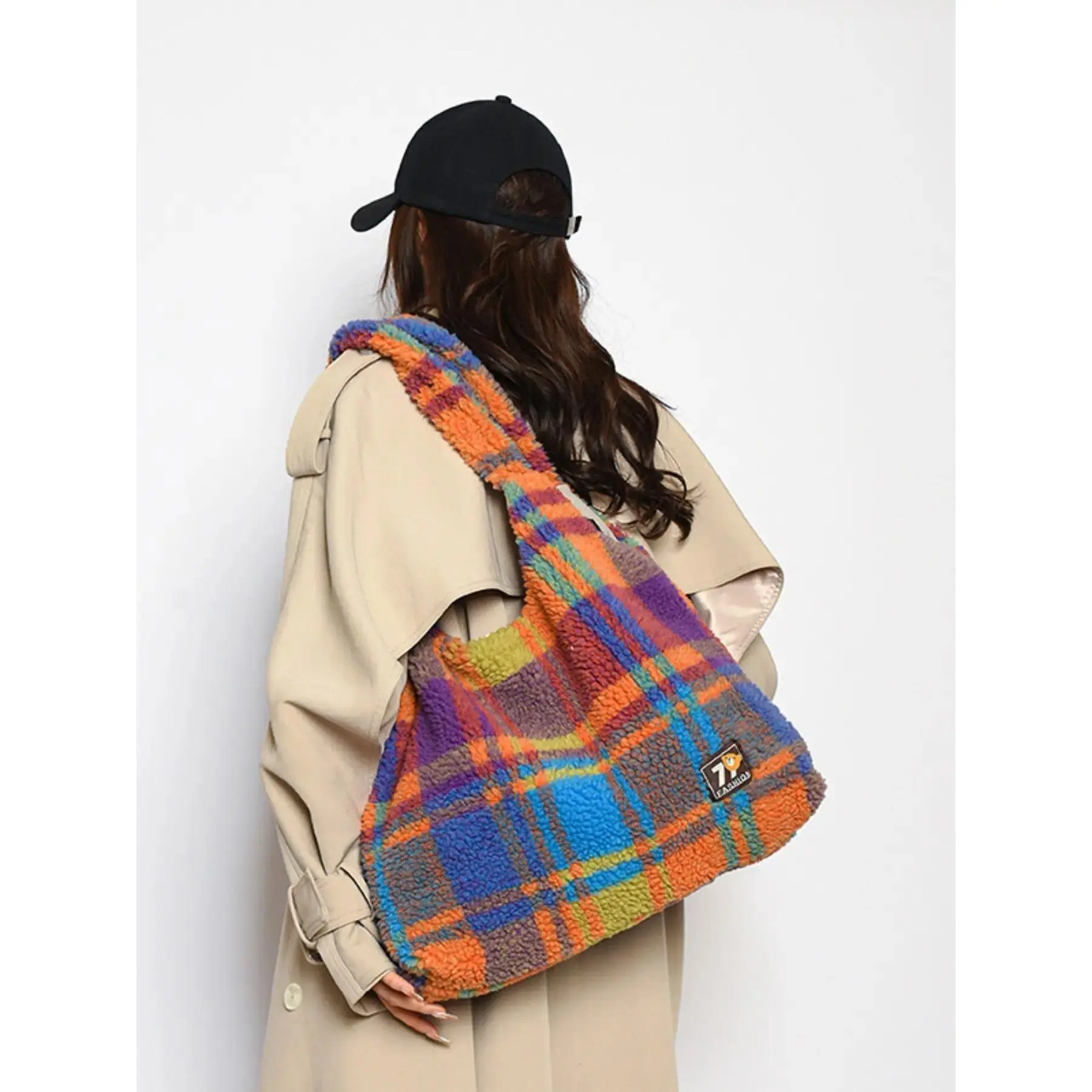Sherpa Tote Bag for Women, Fuzzy Colorblock Shoulder Purse with Soft Lamb Wool Texture, Large Capacity for Winter & Everyday Carry, Tote Bags, Shoulder Strap, Casual, Fuzzy Look, Sherpa Wool, Soft Texture, Everyday Purse, Soft Fabric