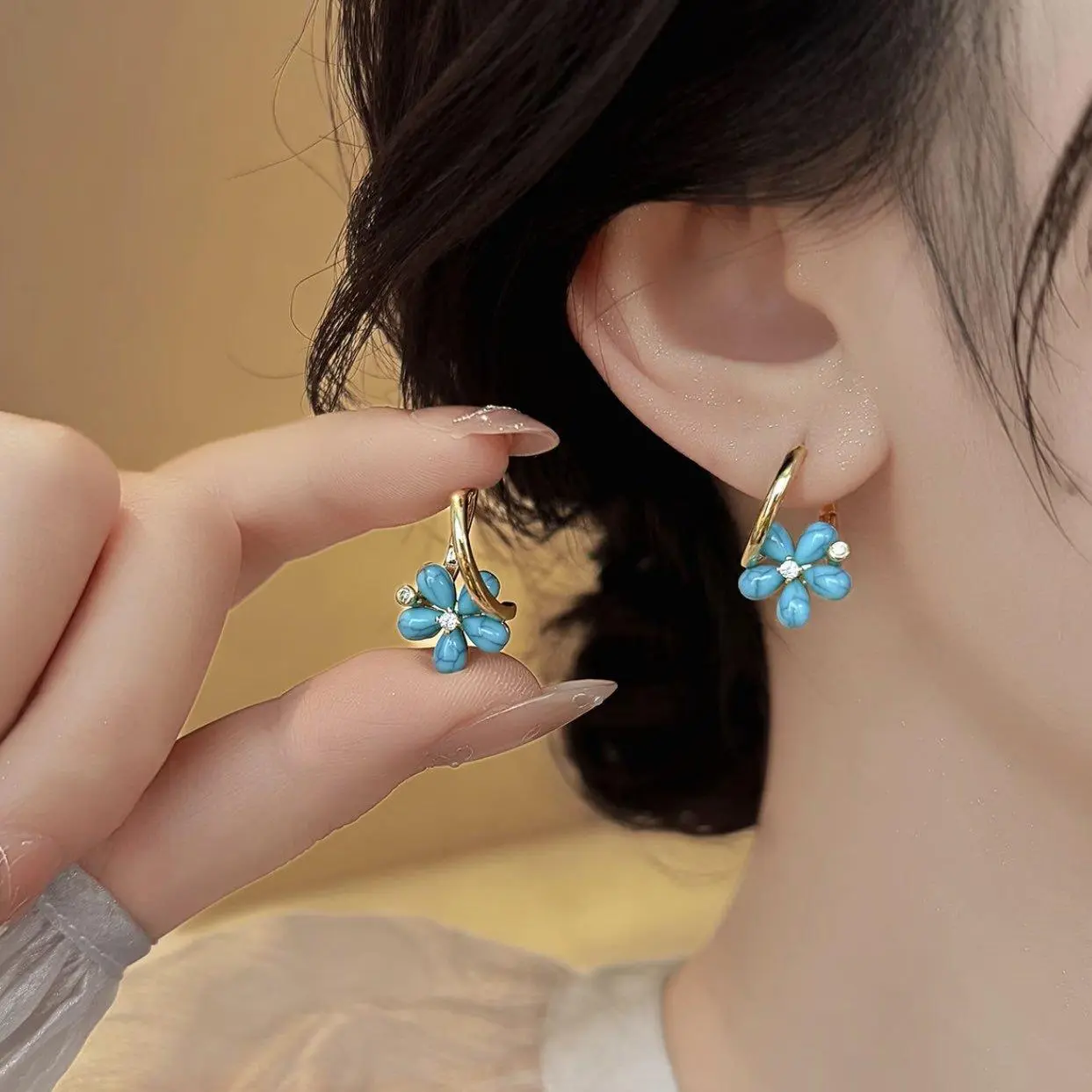 Turquoise Flower Clip Earrings Light Luxury Minimalist Design Versatile Jewelry for Her