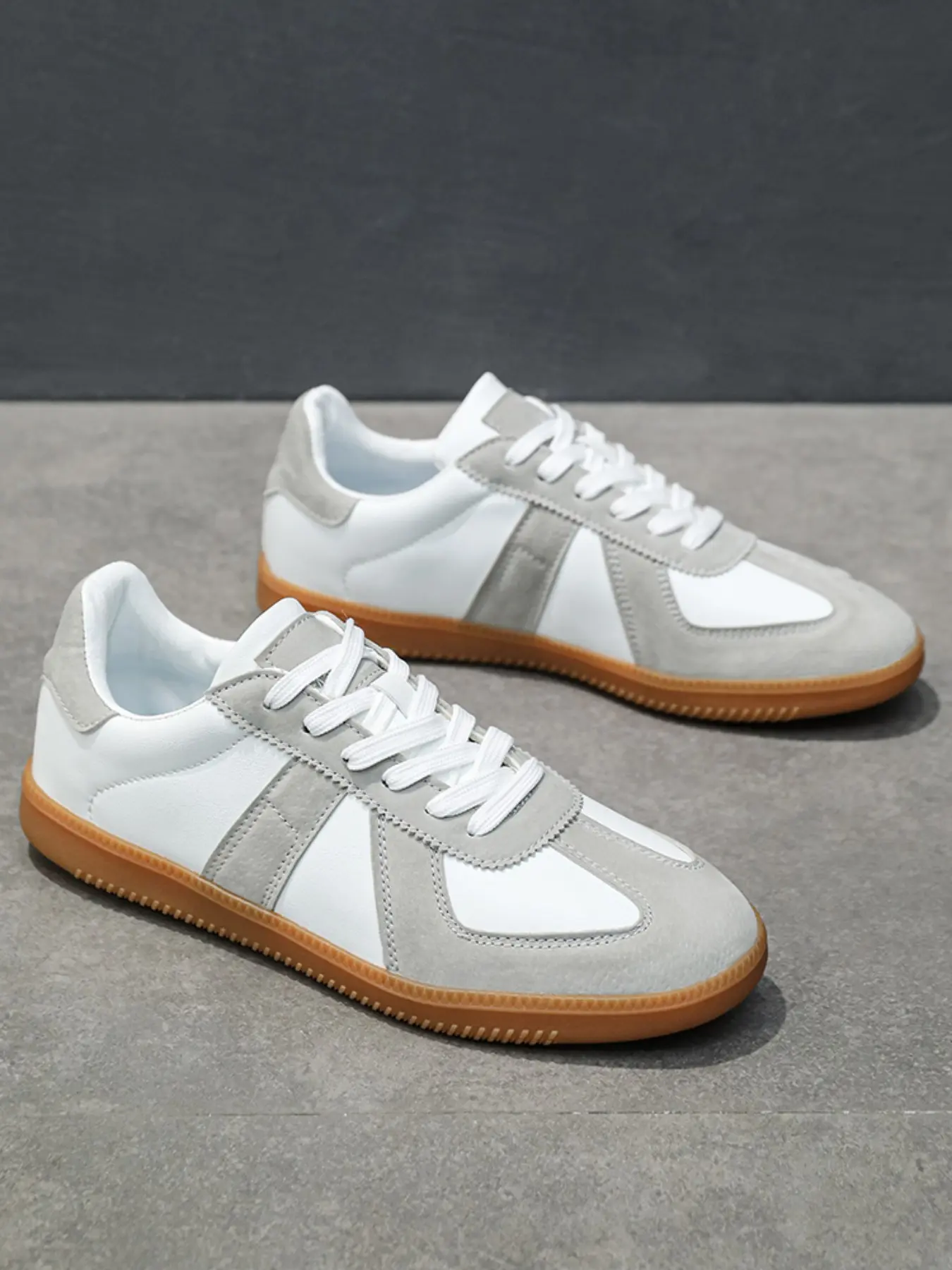 Unisex Classic Trainer Sneakers, 2026 New Couple Retro Casual Shoes, Versatile Anti-Slip Breathable, Ideal for Daily Wear