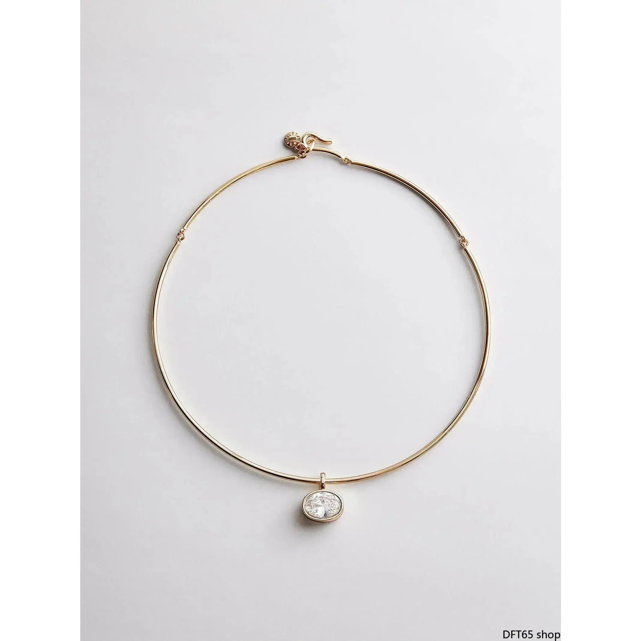 Women's Gold-Tone Thin Collar Choker Necklace - Smooth Polished Metal Frame, Single Charm Crystal Accent, Comfortable Neckline Fit, Hook Clasp, Versatile DIY Bag Accessory for Casual, All Occasion Use, Daily Wear