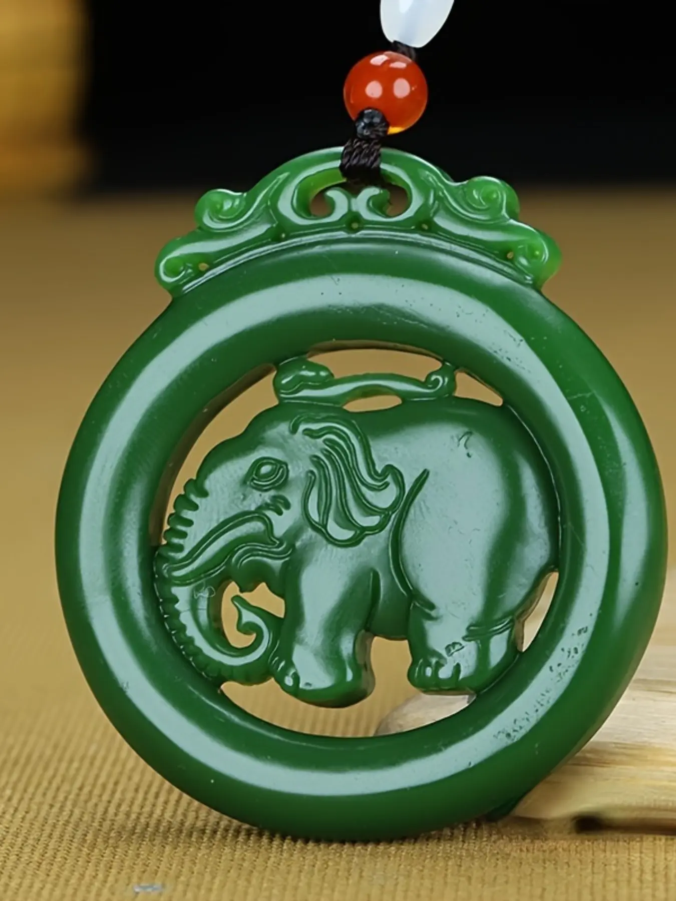 Unisex Elephant Pendant Necklace, Hollow Out Carving Design, Versatile Pullover Chain Jewelry, Perfect Gift for Him & Her