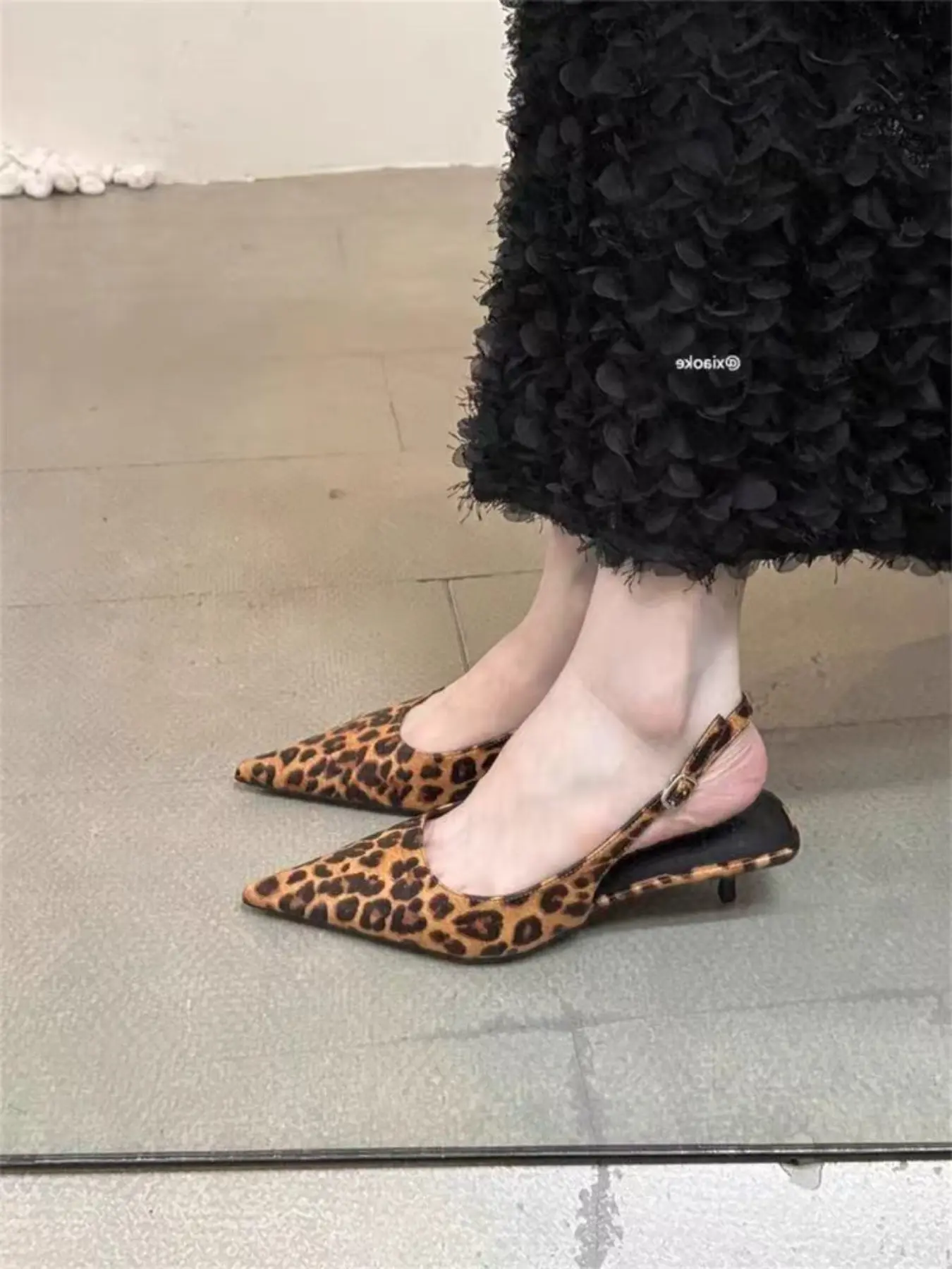 Women Patent Leather Slingback Pumps with Pointed Toe and Thin Kitten Heel, Elegant Evening Party Dress Heeled Sandals with Back Strap Buckle