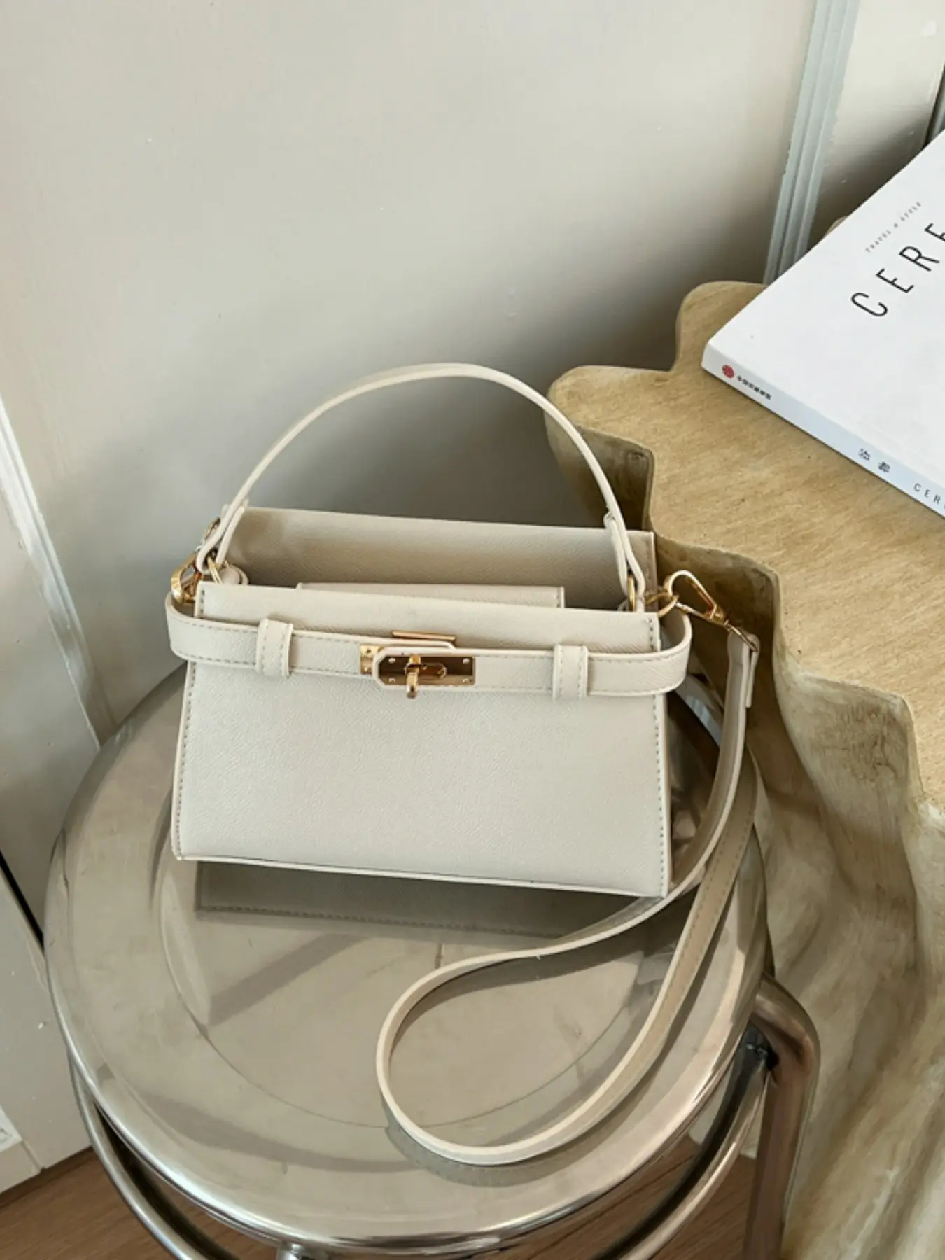 Elegant Large Capacity Handbag, Stylish Everyday Shoulder Bag for Office & Commute, High-Quality Fashionable Crossbody Purse, Chic and Versatile Design