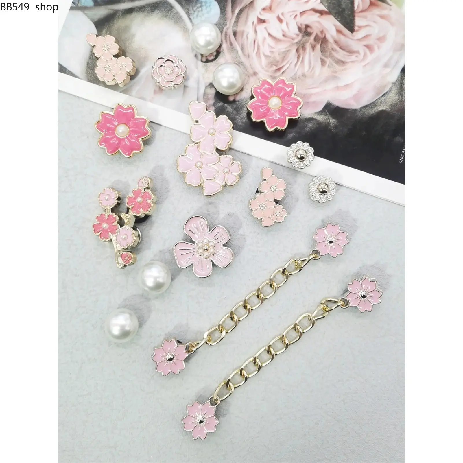 16PCS Cherry Blossom Resin Shoe Charms Pink Flowers Chains DIY Decorations Removable Clogs Shoes Buckles Accessories Shoe Clips Decor Fit Women Sandals Slippers Valentine Festival Gifts, Decorative Shoe Accessories, Shoe Embellishment Set, Footwear