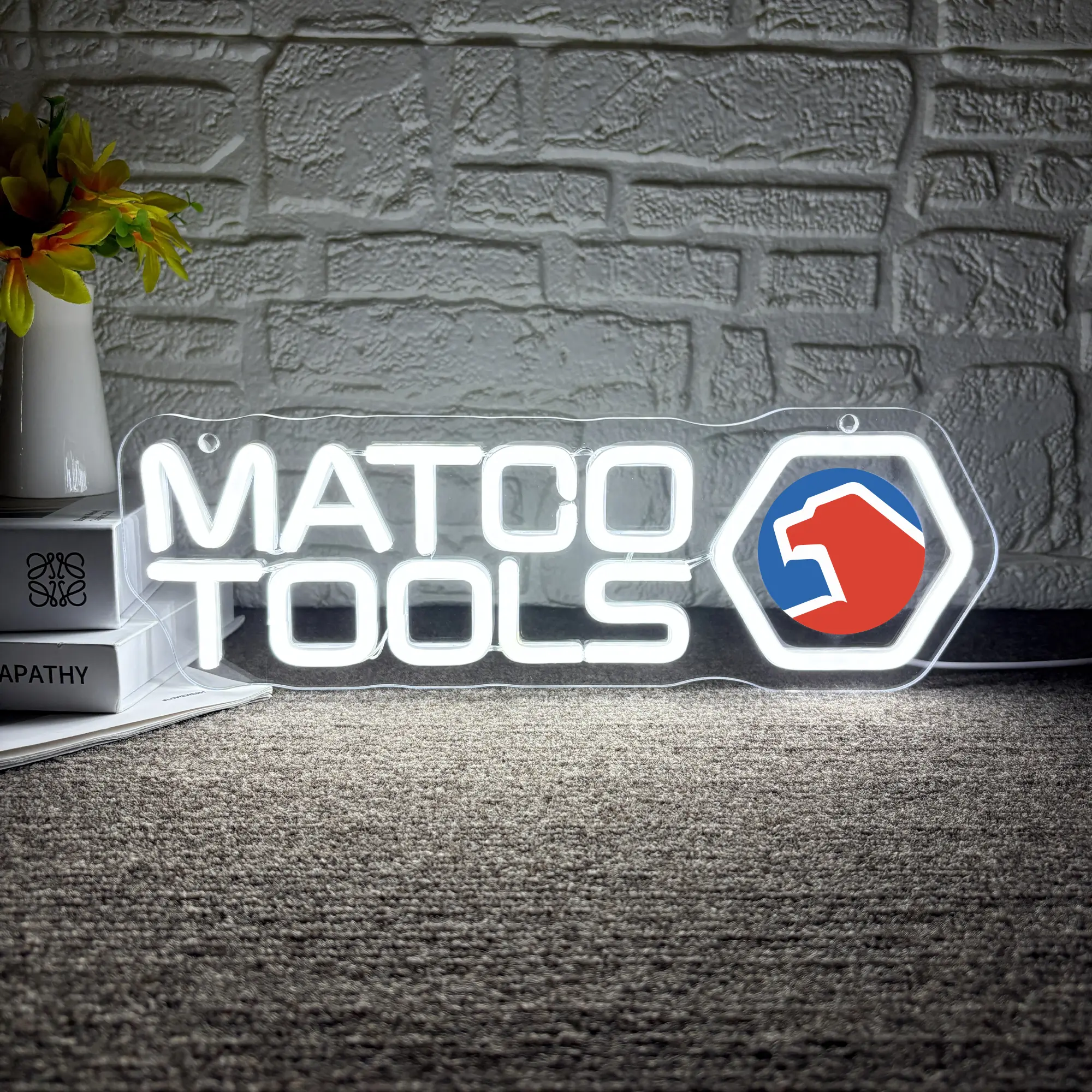 "Auto Repair Tools" Series Neon-Style Sign – Dimmable Wall-mounted Decorative Light for Auto Repair Shops; USB-powered LED Neon Sign, LED Neon Lights, Acrylic Light; an Ideal Gift for Mechanics, Suitable for Garages, Racetracks, and Similar Spaces.