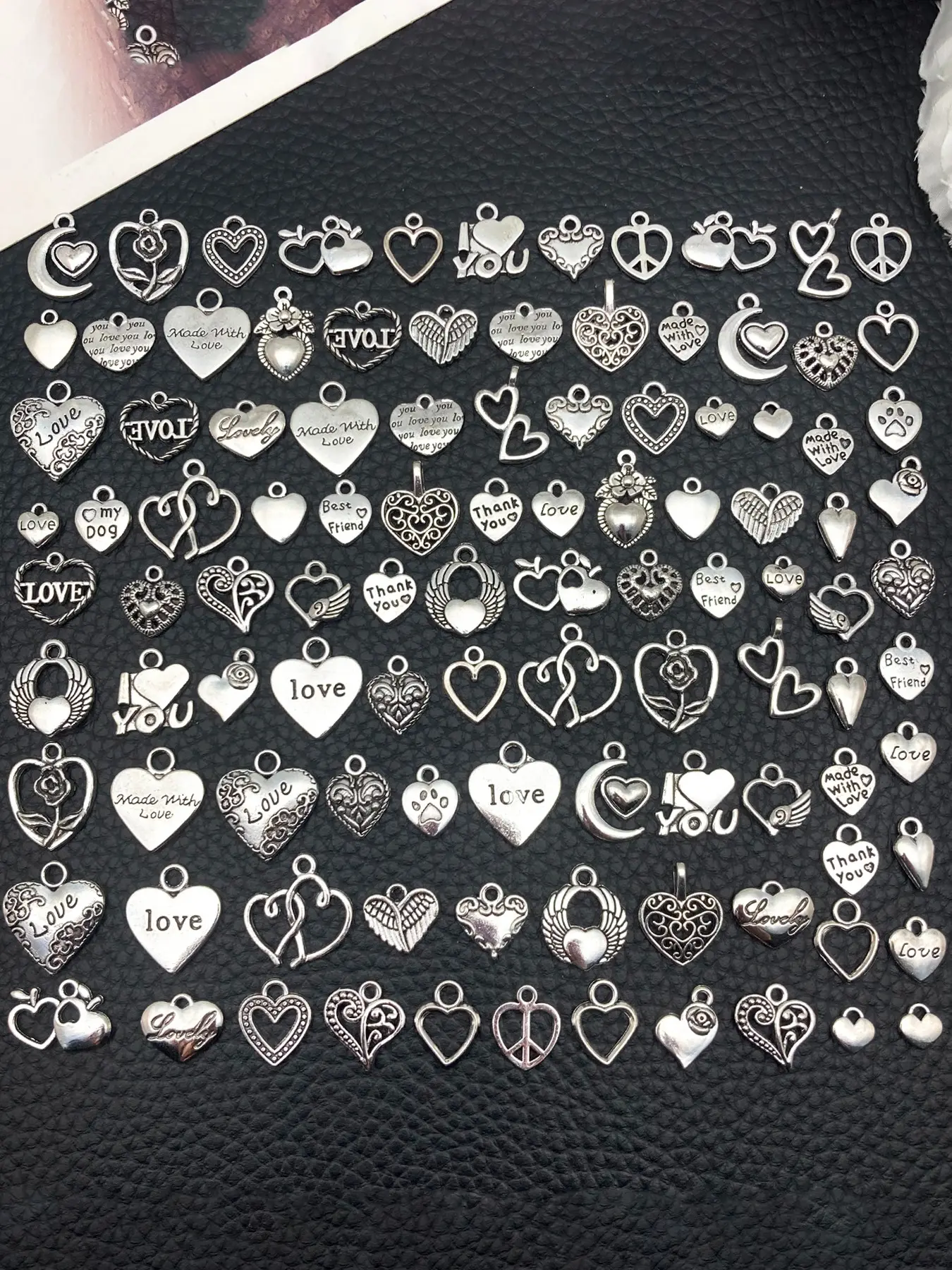 100pcs Mix Antique Silver Heart Charms Alloy Pendants Vintage Sweet Heart Hollow Charms Heart Design Charm Decorative Charm for DIY Jewelry Making Crafts Accessories
