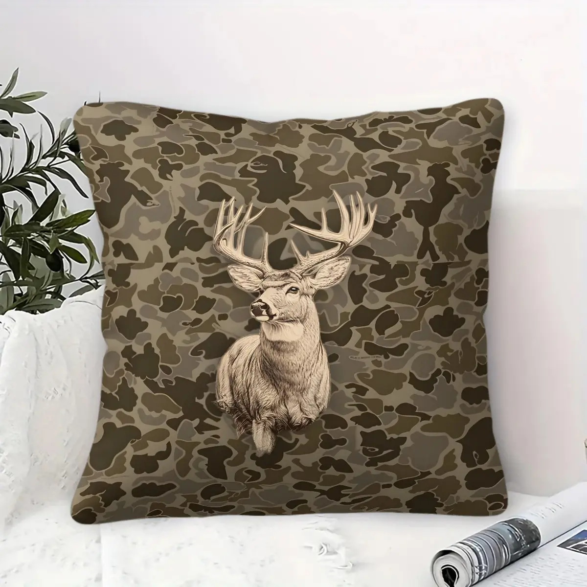 Camouflage-Pattern Accent Pillow, Vintage Sketch-Style Stag Throw Pillow, Decorative Cushion, Comfy Cushions, Ideal for Outdoor Enthusiasts and Rustic-Style Decor for Bedrooms, Sofas, for Office or Leisure Use (45x45cm, 1 Piece, Insert Included)