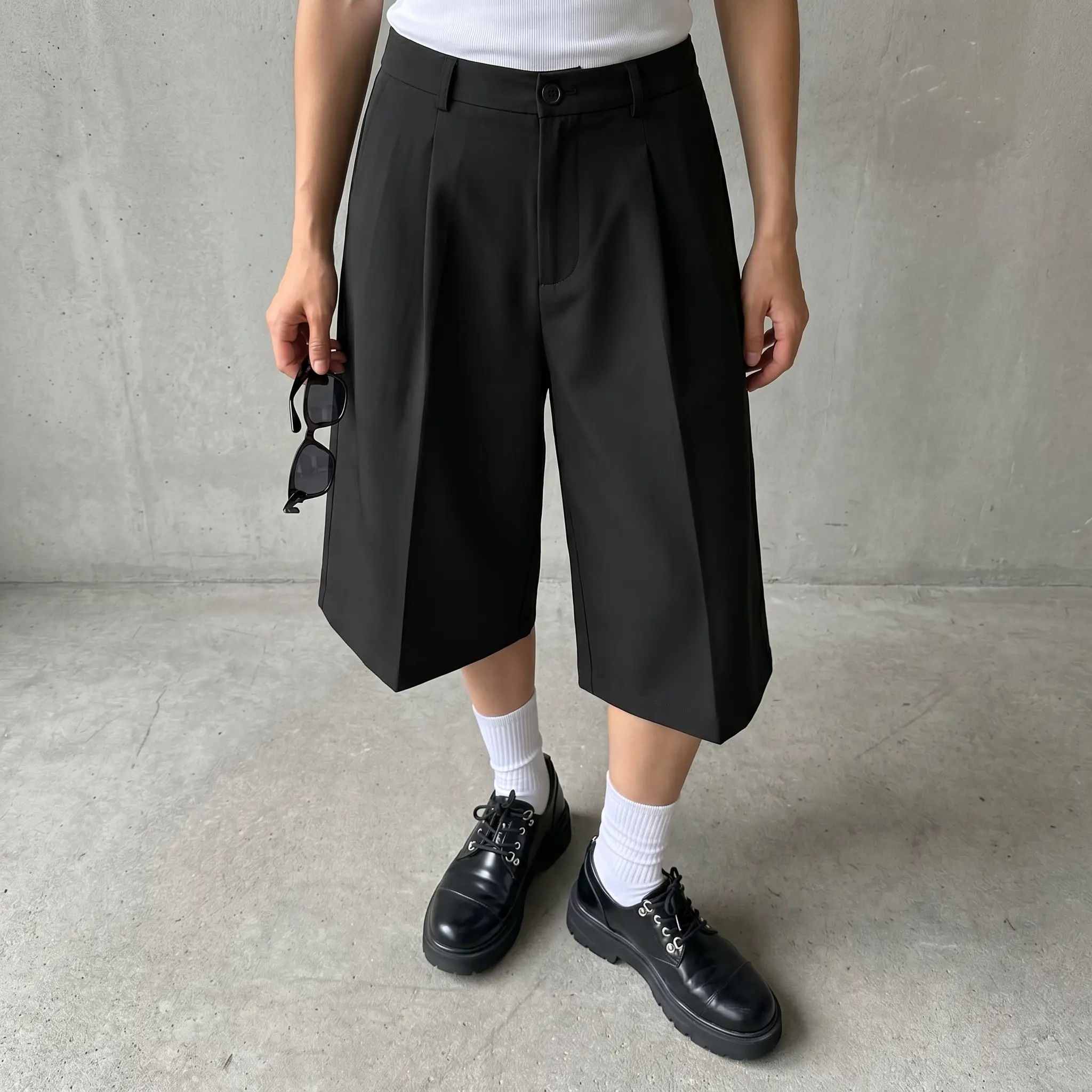 Men's Black Woven High-Waist Baggy Button Suit Shorts - Loose Pleated Knee-Length Skirt-Style Fabric Bottoms for Summer Business-Casual Wear & Outdoor Activities