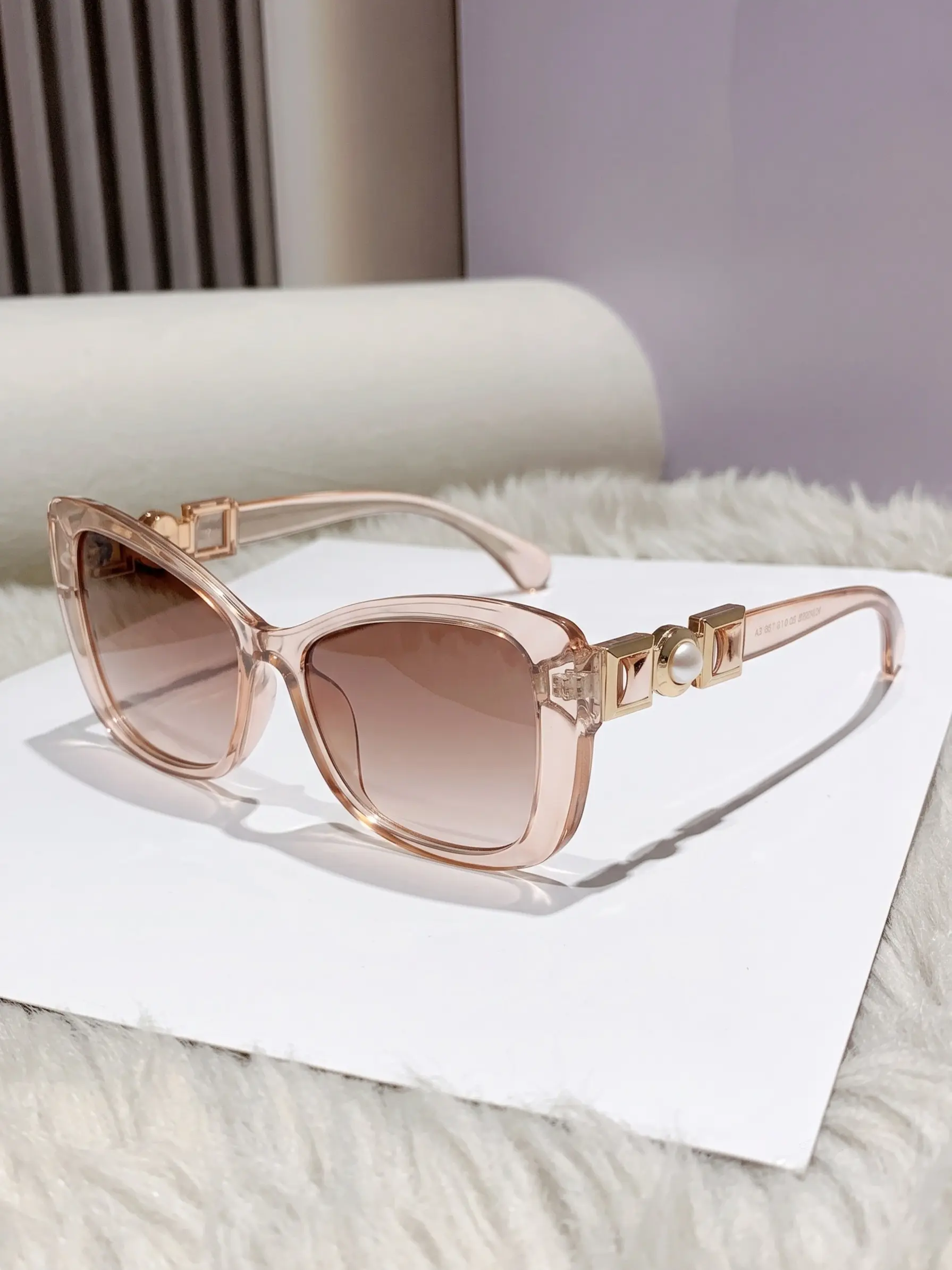 Elegant Pearl-Decorated Large Frame Fashion Glasses, Trendy Gradient Sunglasses for Shopping, Travel, Selfies, Versatile Accessory
