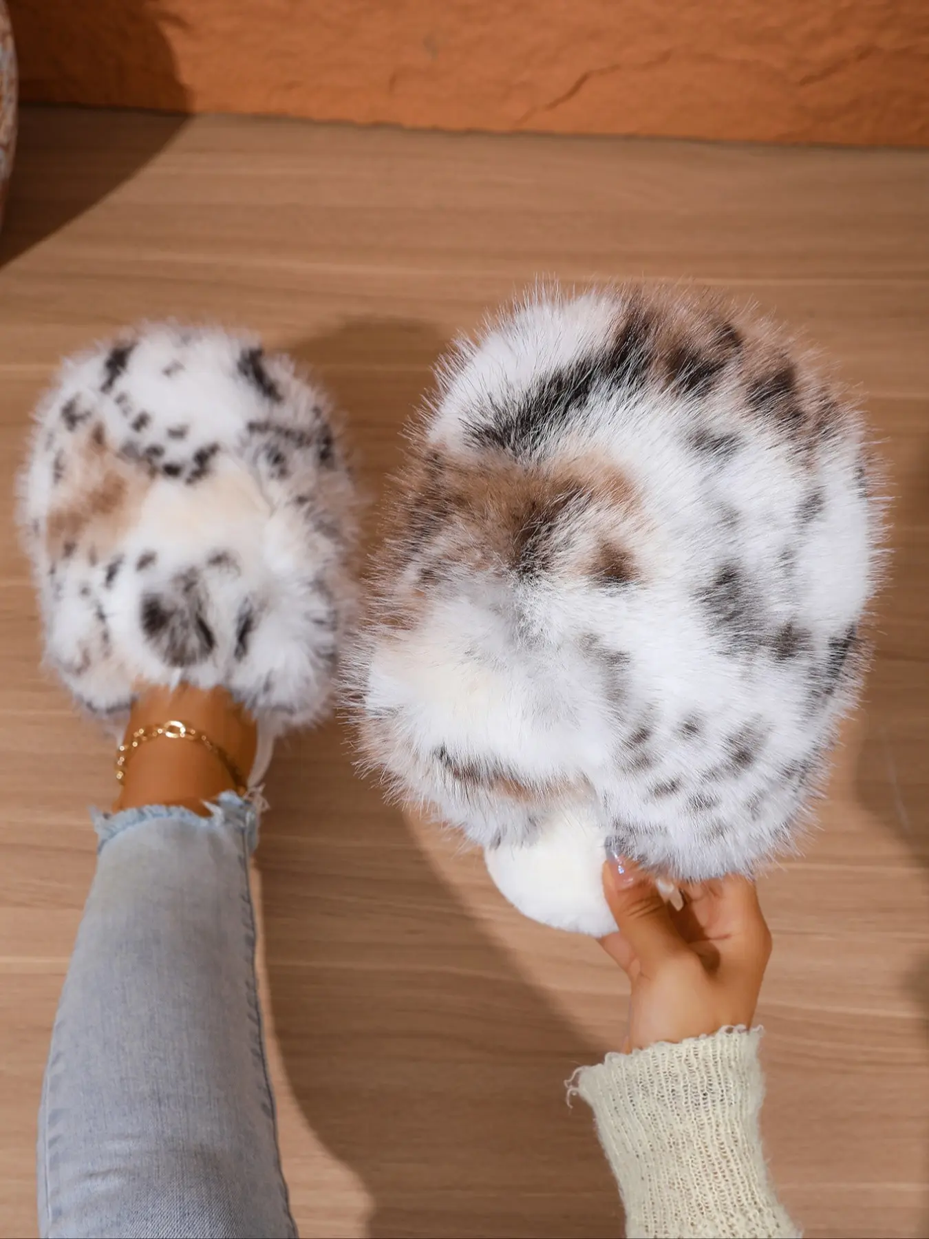 Women's Leopard Print Fluffy Plush Slippers, Soft Plush Lining, Casual Warm Closed Toe Design, Trendy Fashion Footwear for Indoor & Outdoor Wear in Autumn & Winter