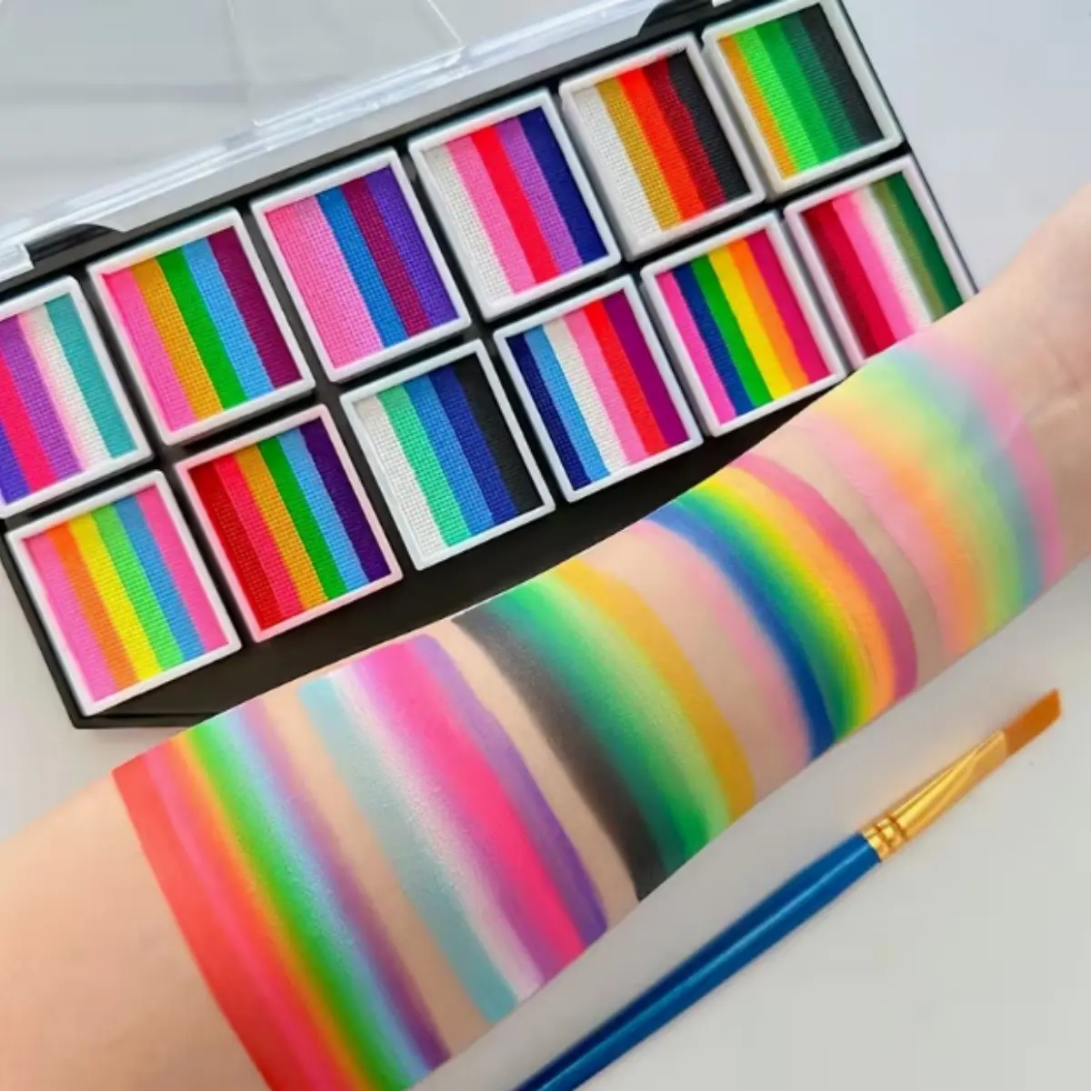 Face & Body Paint Palette Set with 1 Brush, Rainbow Gradient Pigment，Halloween Makeup Kit, Water-based Temporary Body Paint, Ideal for Halloween, Cosplay Parties, Art and Stage Makeup