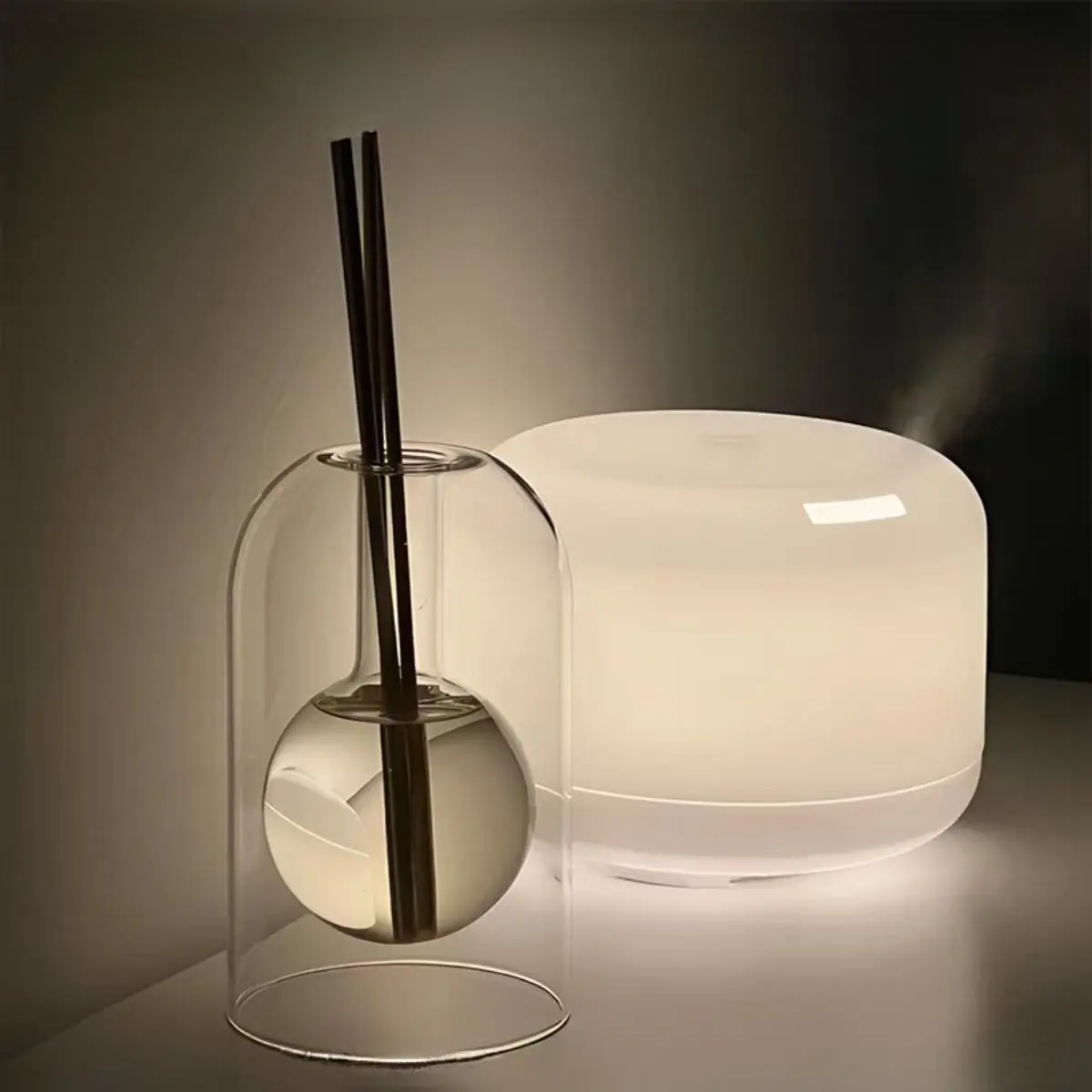 Clear Glass Aromatherapy Diffuser, 1 Count Portable Glass Diffuser Bottle, Non-Electric Home Fragrance Diffuser for Bathroom, Living Room, Hotel, Salon, Home Fragrance Products