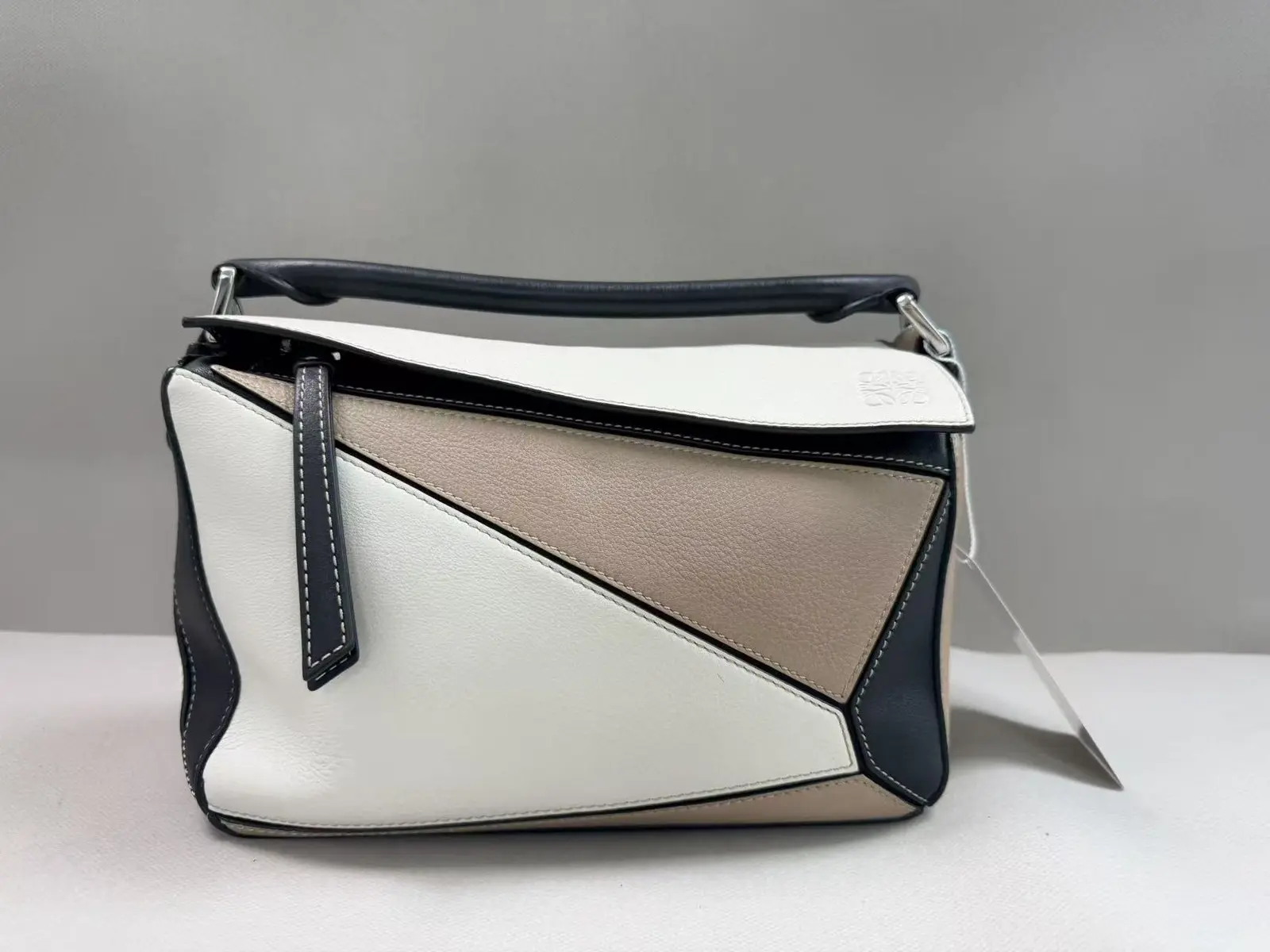 Pre-owned Loewe Puzzle Small White Beige Black Hand Bag ZZ774 26.07.01