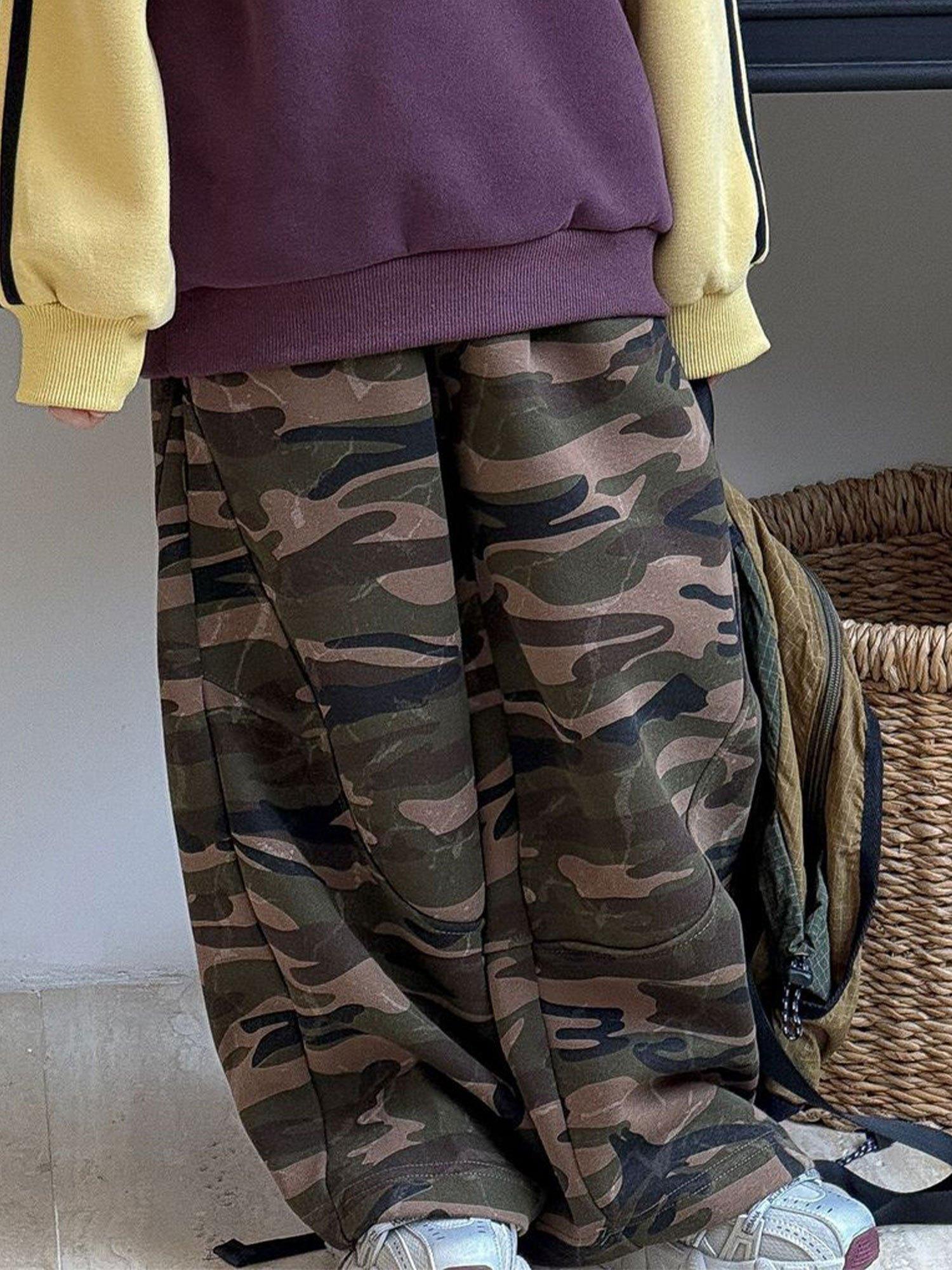 Girls' Camouflage Pants - Elastic Waistband, Camo Pattern, Long Trousers for Fall/Winter, School, Playground - Durable & Easy-Clean Fabric - Casual Outfit Essential, for OutdoorGift