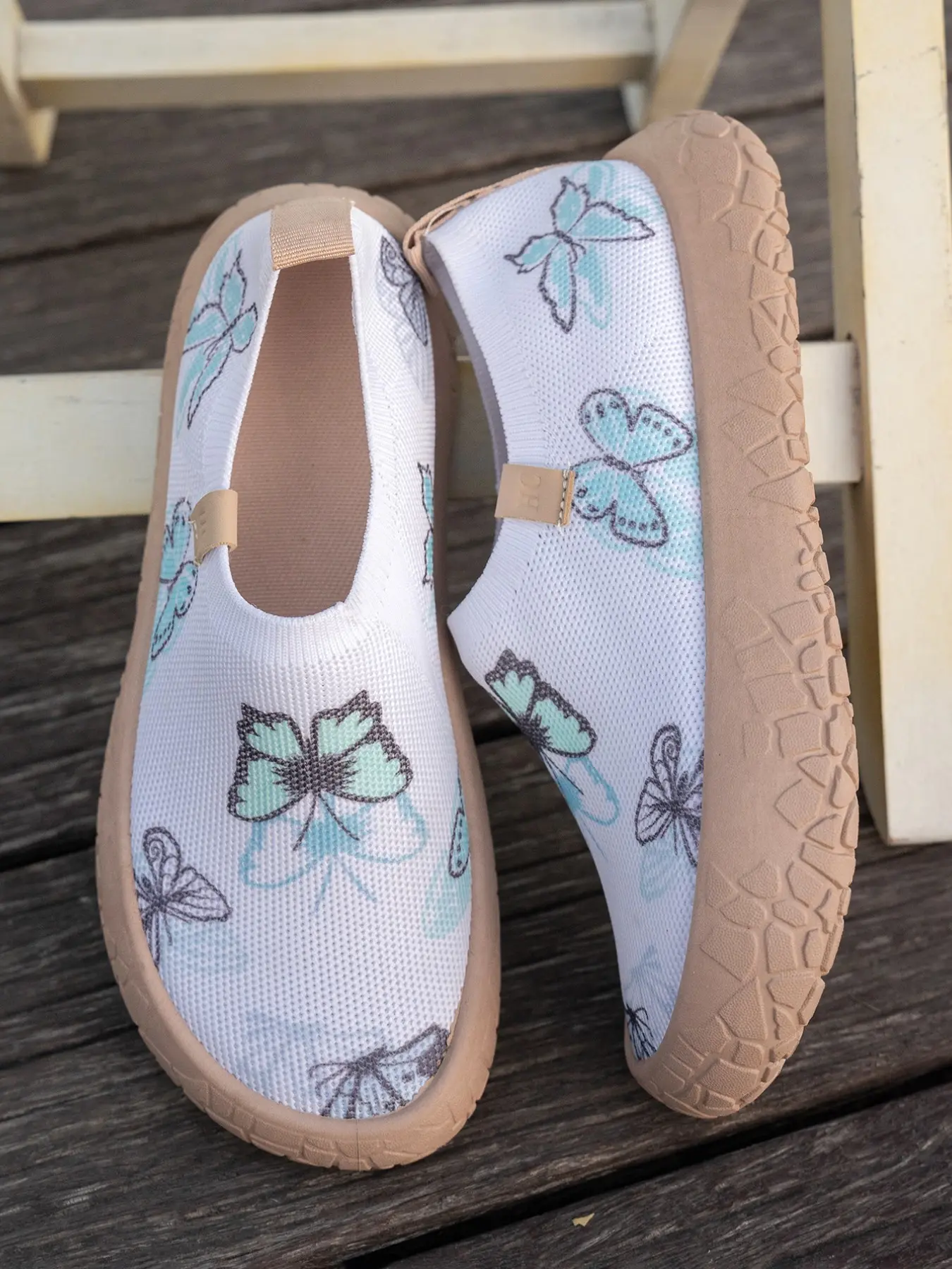 Women's Casual Shoe Butterfly Pattern Sneakers, Medium Width Round Toe, Lightweight Comfortable, All Seasons, Textile Upper, Rubber Sole