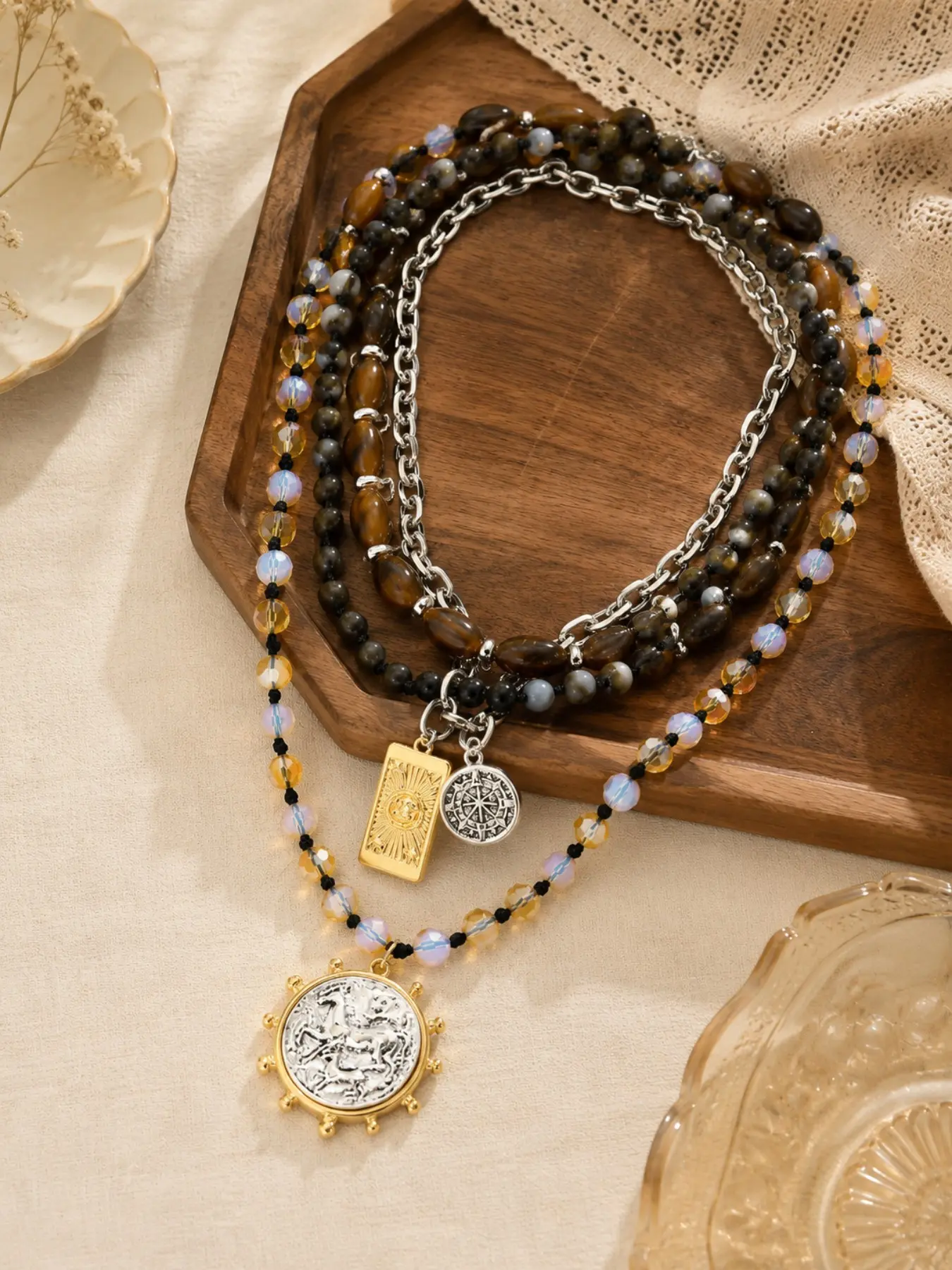 Tiger Eye Beaded Choker Necklace for Women, Boho Layered Chain with Compass Pendant, Stylish Accessories, Chain Jewelry Necklaces