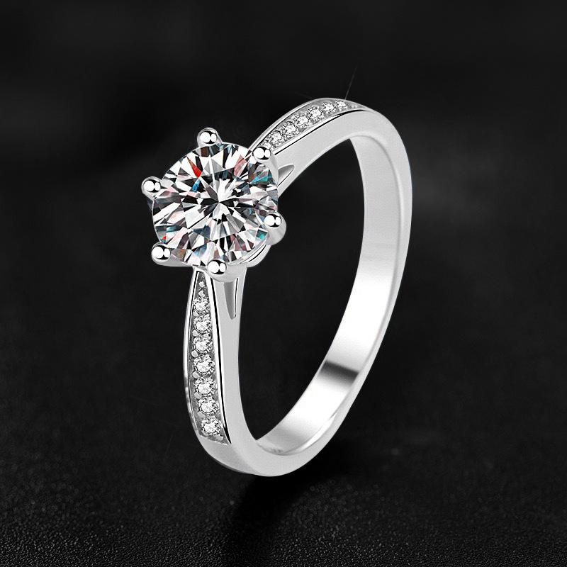 Eight-heart and eight-arrow imitation Moissanite one-carat ring, women's six-prong wedding ring, open diamond ring, light luxury
