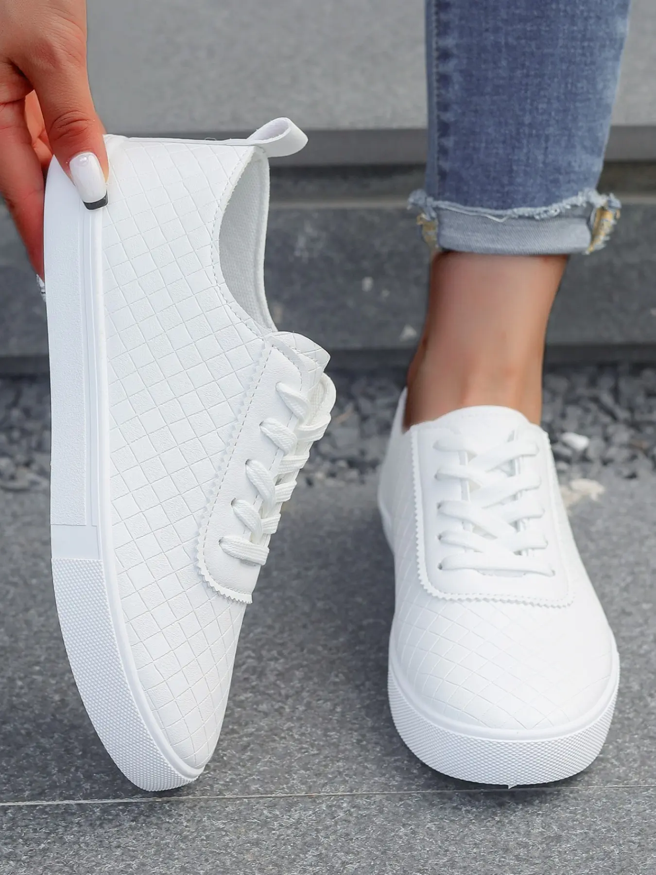Women's Low Top Lace-Up Casual Sneakers, Soft Leather, Breathable Flat Shoes, Comfortable Lightweight, Daily Wear, Versatile Commute Shoes