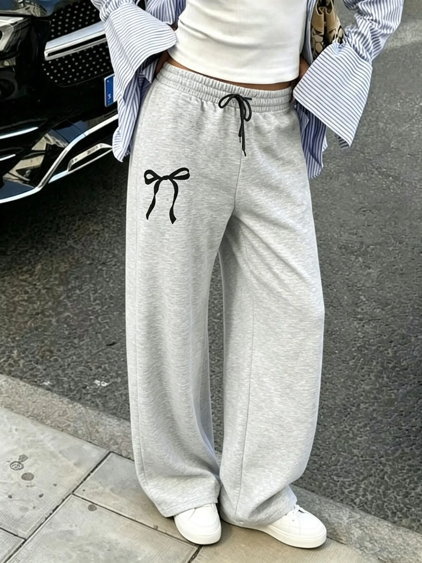 Plus Size Women's Wide Leg Leisure Sweatpants, Casual Street Style Loose Long Pants, Elastic Waist Butterfly Print Soft Sports Pants, Fall Winter Wear