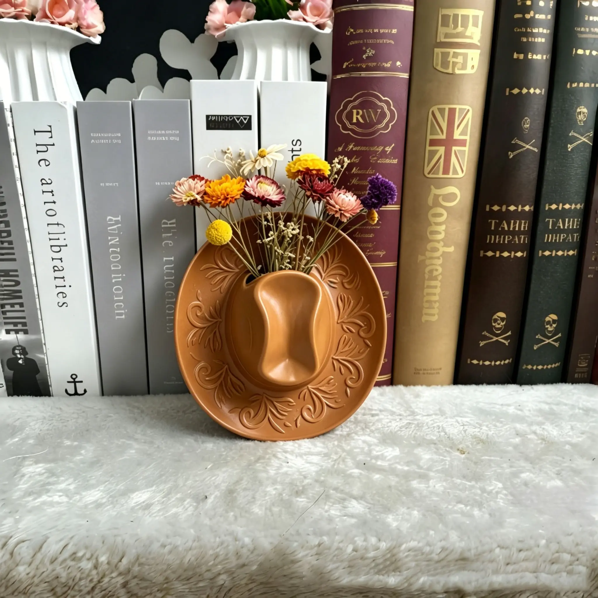 Western Cowboy Hat Shaped Wall Mount Flower Vase, Rustic Farmhouse Wall Planter, Boho Hanging Floral Holder, Country Home Decor, Decorative Flower Vessel, Wall Mounted Vase, Vases Home Decor