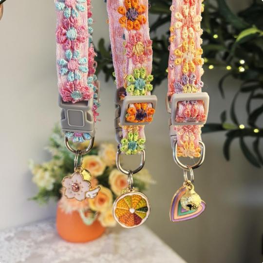 Colorful Lace Cat and Dog Collars, Harnesses, Adjustable Neck Accessories with Sunflower Heart or Lemon Pendants, Pet Everyday Wear for Small Dogs and Cats