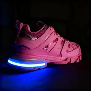 Breathable Mesh Track Chunky Dad Sneakers, Ideal for Streetwear & Casual Daily Outfits, Equipped with Light-Up LED Soles