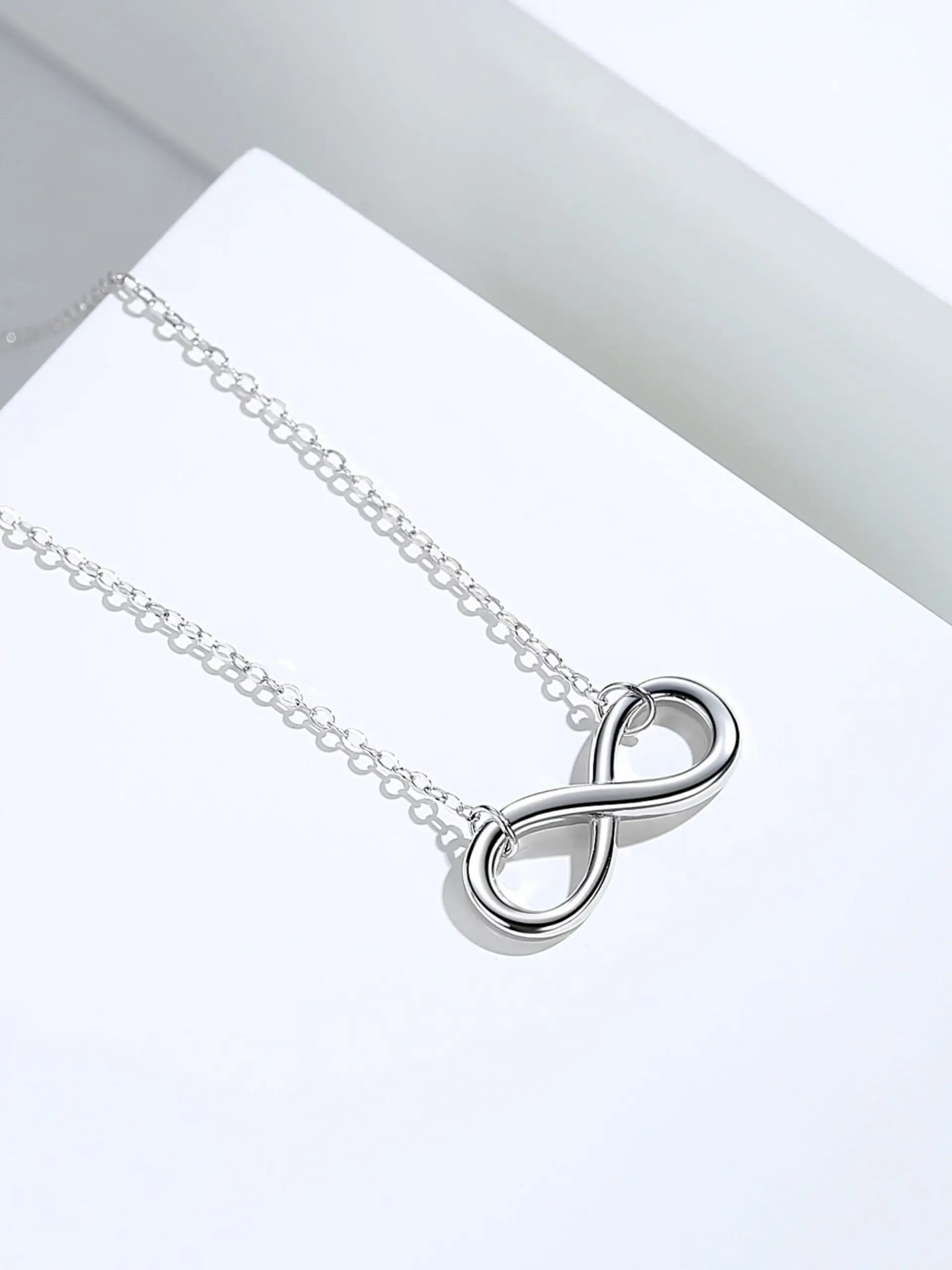 Elegant Women Infinity Symbol Choker, Stainless Steel Minimalist Chain Necklace, Premium Fashion Ornament, Ideal for Daily Wear, Dating, Party, Gift for Her