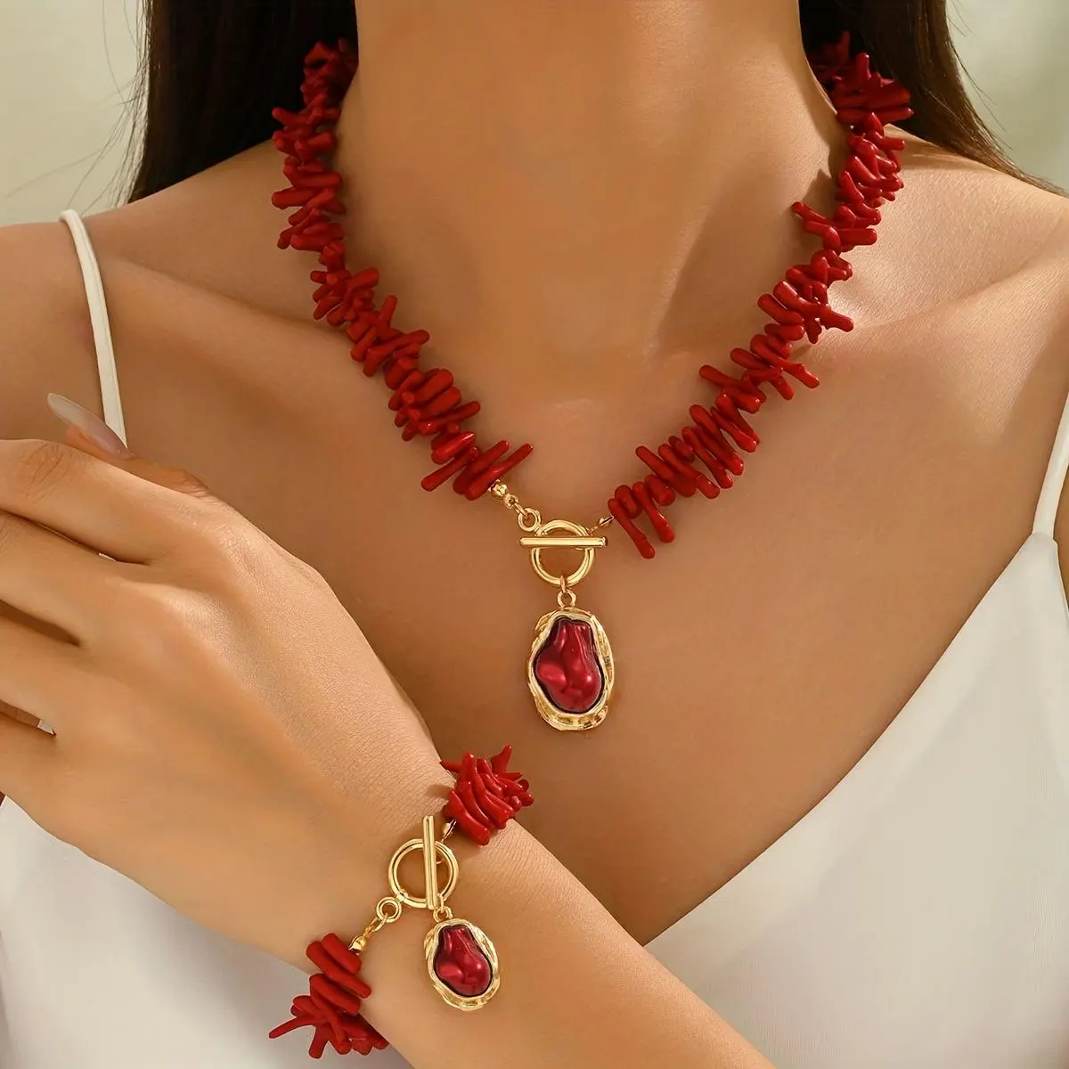 Women's 2-Piece Jewelry Set, Vintage Baroque Red Coral Pendant Necklace and Matching Drop Earrings, Female, Elegant