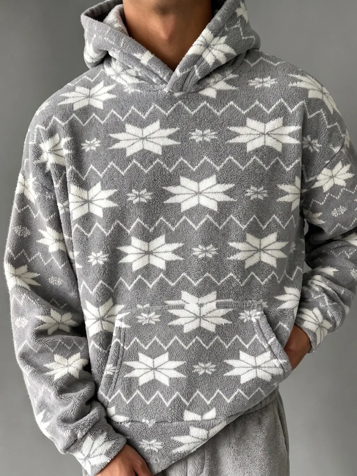 Men's Winter Snowflake Fleece Hoodie, Loose Fit Long Sleeve Sweatshirt, Camouflage Pattern, Warm Casual Pullover for Fall & Winter
