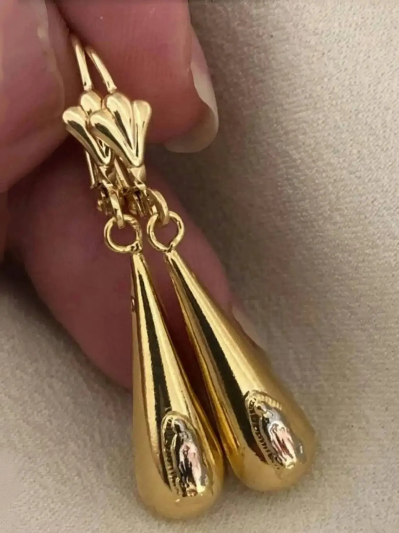 Vintage Virgin Mary Drop Earrings for Women, Pink Enamel Gold-Tone Teardrop Pendant, Catholic Faith Jewelry for Church Activities, Religion, Daily, Hook, 7G, 0.7Cm Width, 4Cm Length, Faith-Themed Design, Female, Fish Hook Ear Wires, Ear Accessories