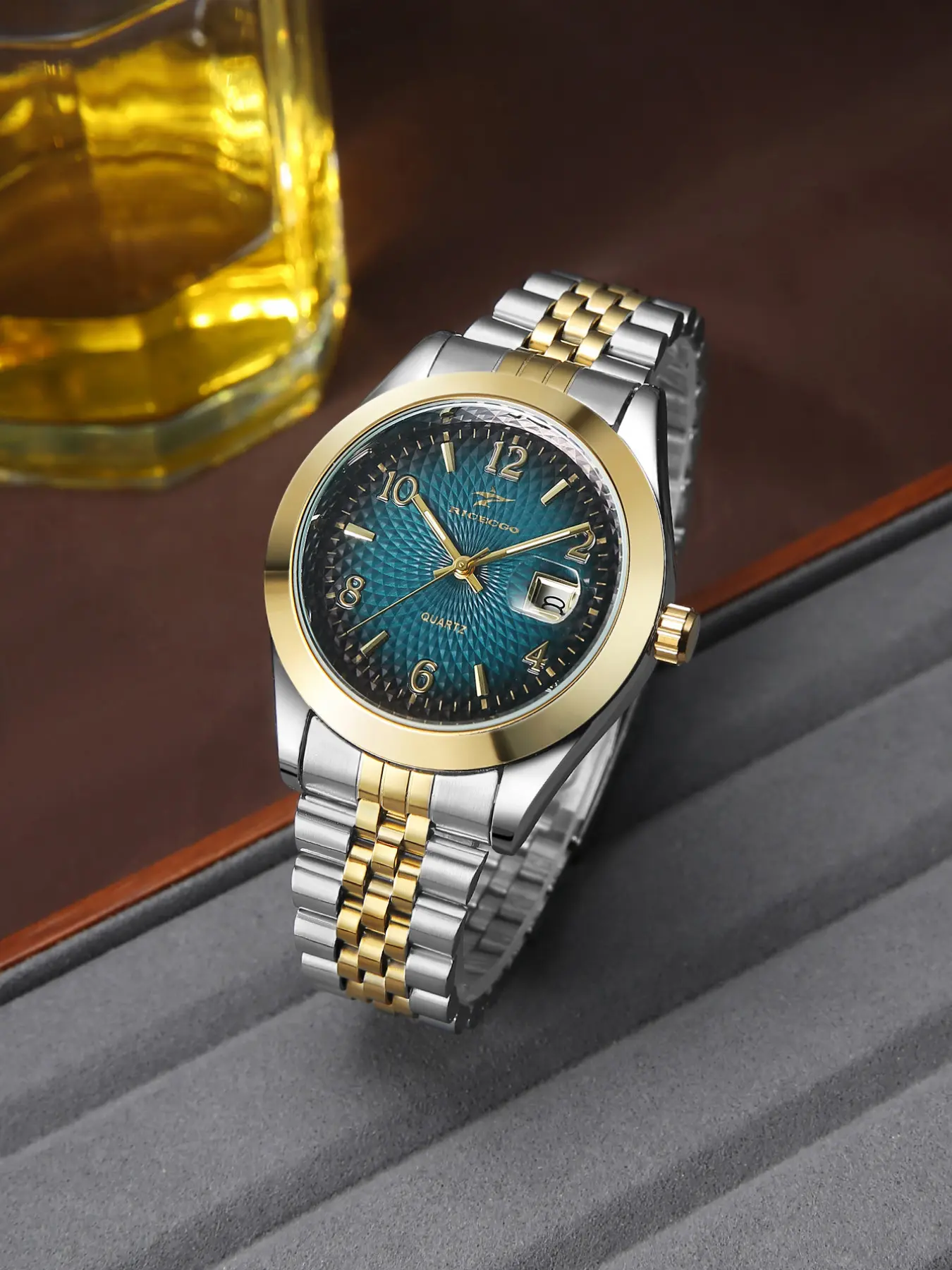 Fashion Quartz Watch, Blue Gradient Dial, Textured Strap, Stainless Steel Band, Calendar Feature, Perfect Gift Choice