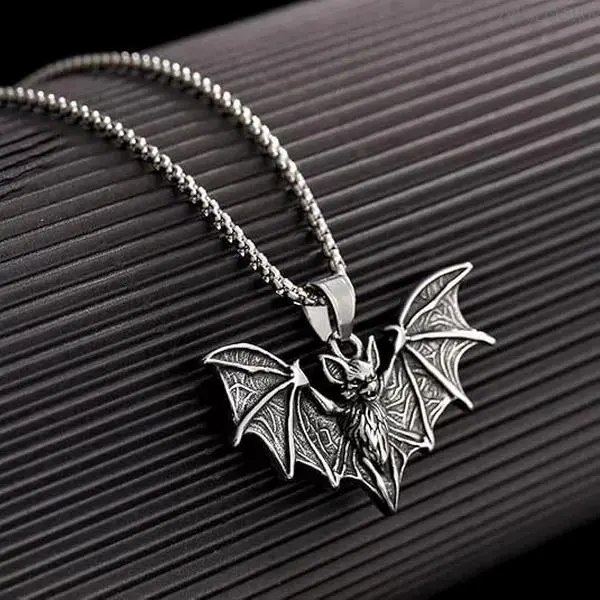 Stainless Steel Bat Pendant Necklace for Men & Women, Punk Gothic Bat Charm Chain, Witchy Halloween Costume Jewelry, Spooky Season Accessory & Holiday Gift