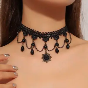 Vintage Dark Lace Choker, Gothic Lolita Collarbone Necklace, Versatile Daily Fashion Accessory