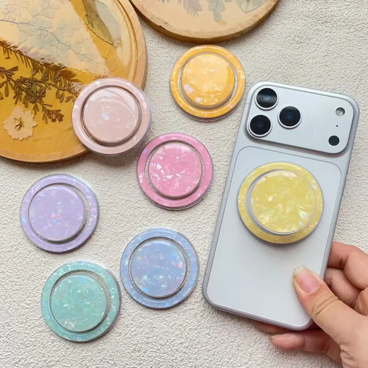 Reusable MagSafe Magnetic Airbag Phone Holder - Aesthetic Seashell Pattern Foldable Cellphone Stand with Strong Grip, Instagram-Worthy Fashion Accessory for Daily Use, Accessories