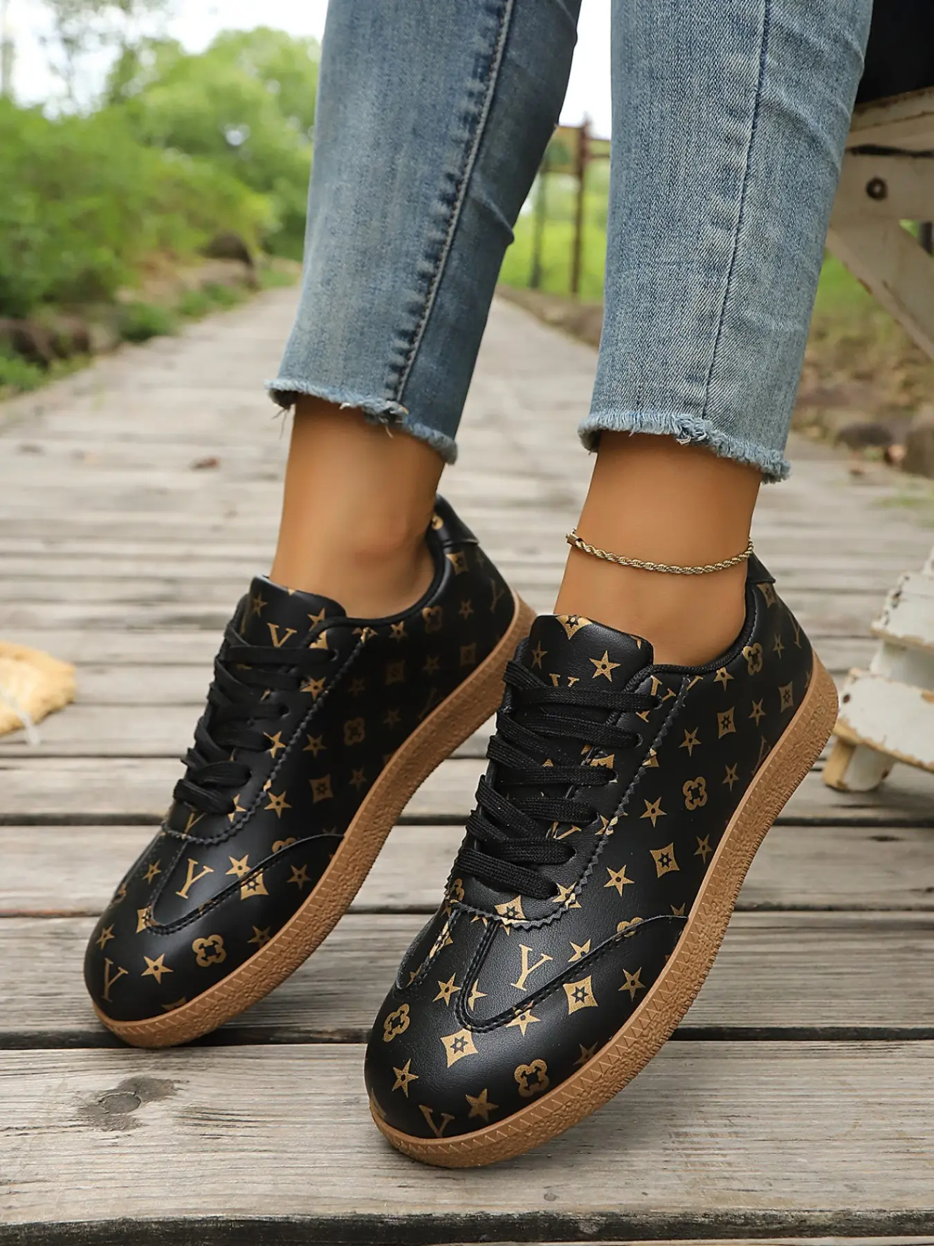 Women's Lightweight Lace-Up Sports Shoes, Breathable Cushioning Design, Anti-Slip Rubber Sole, Casual Daily Wear, All Seasons