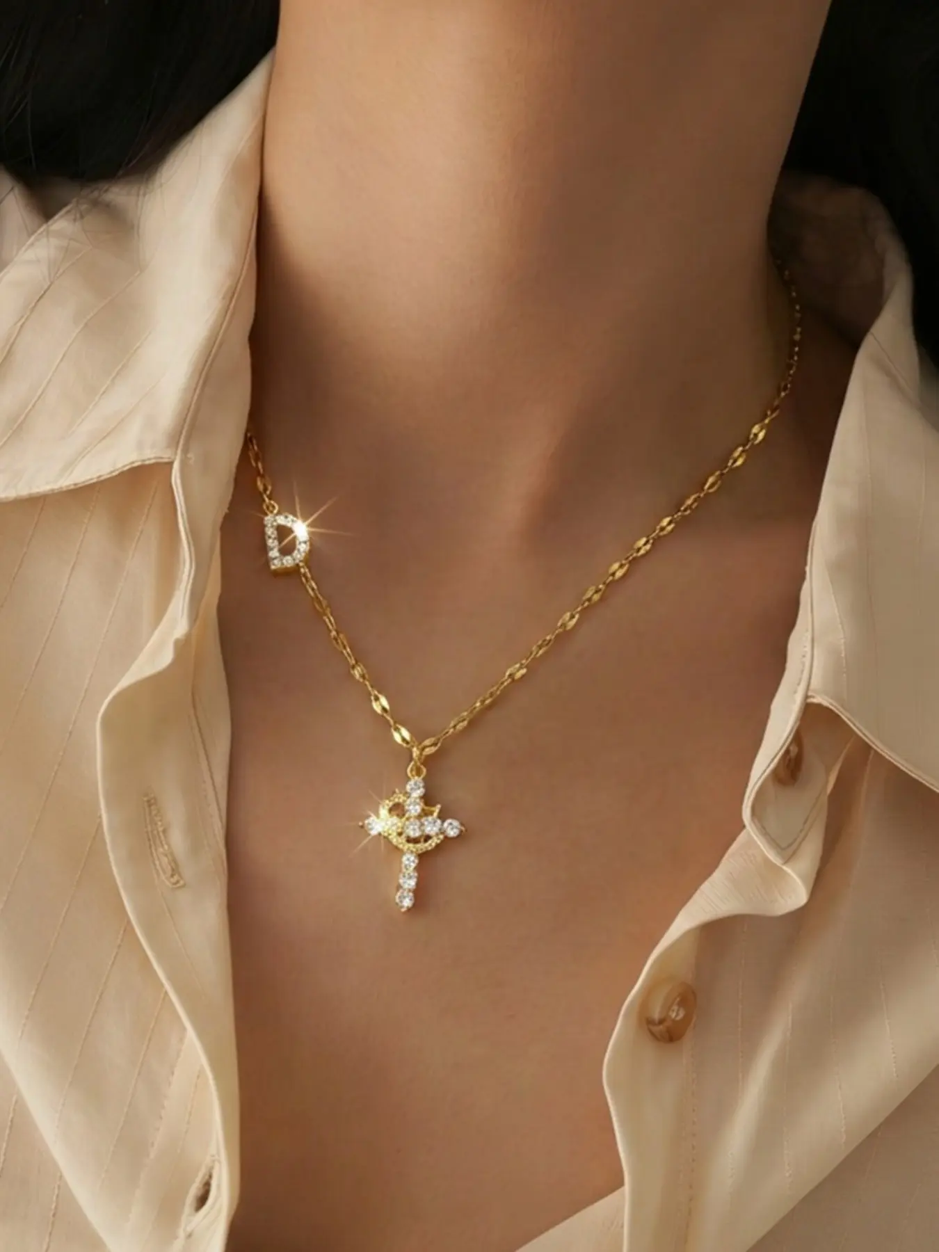 Elegant Letter Cross Pendant Necklace, Personalized Jewelry Gift for Her, Stylish Accessory for All Seasons, Perfect Present for Special Occasions