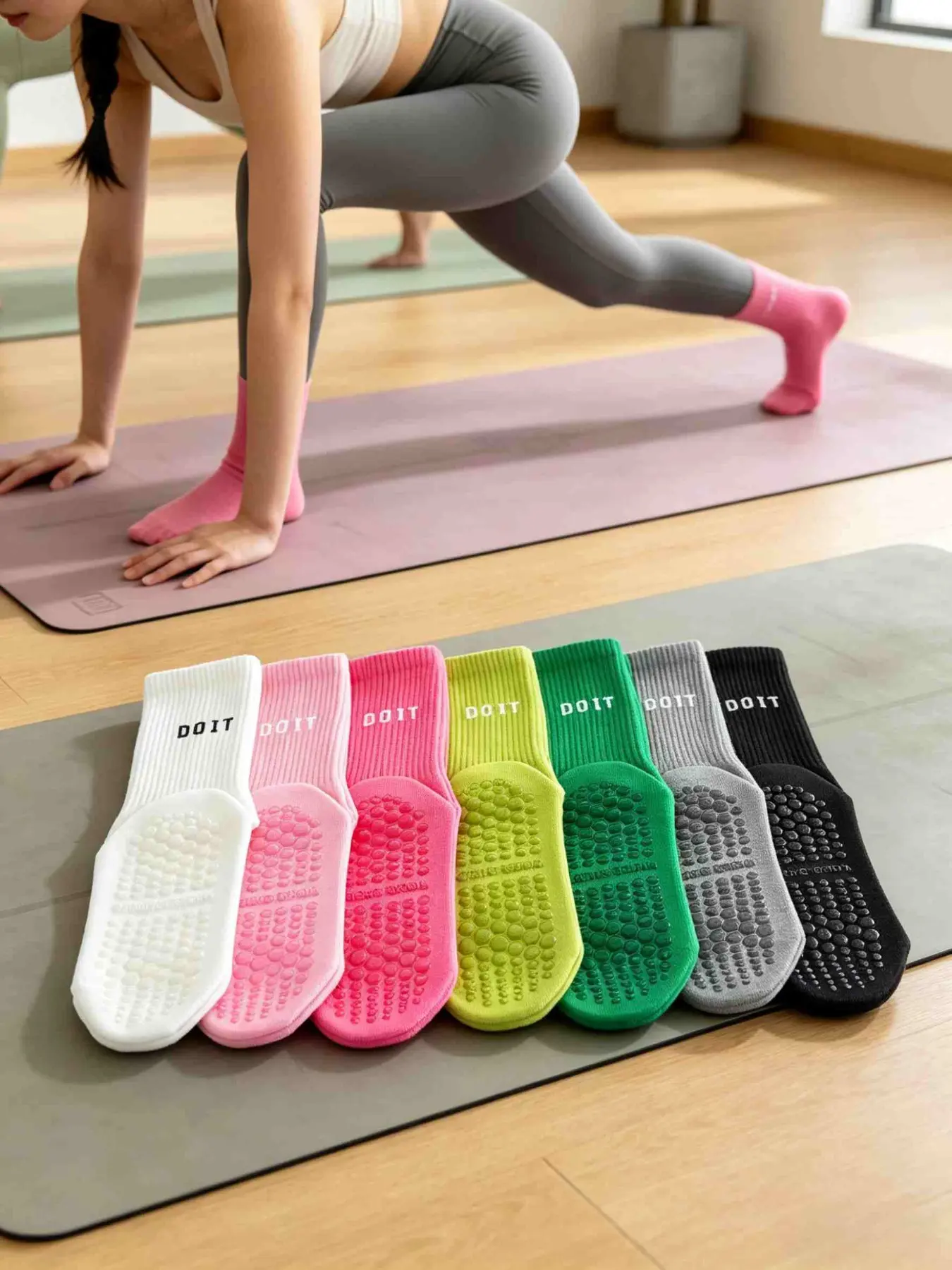 7 Pairs Women's Pilates Socks, Non-Slip Yoga and Barre Socks, Studio Workout Socks, Anti-Slip Training Socks, Round Neck and Ankle Socks, Grip Socks