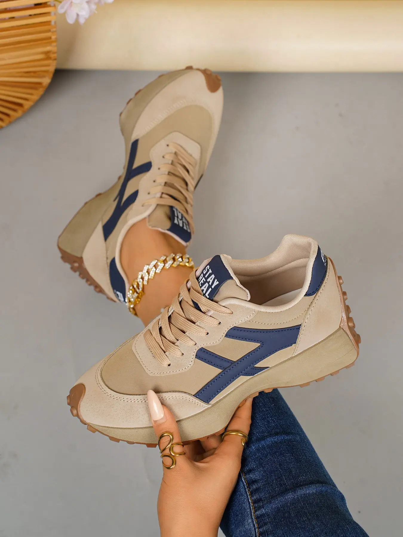 Women's Athletic Shoes Spring Autumn Elegant Fashion Casual Round Toe Low Top Lace-Up Thick Sole Breathable Outdoor Sneakers
