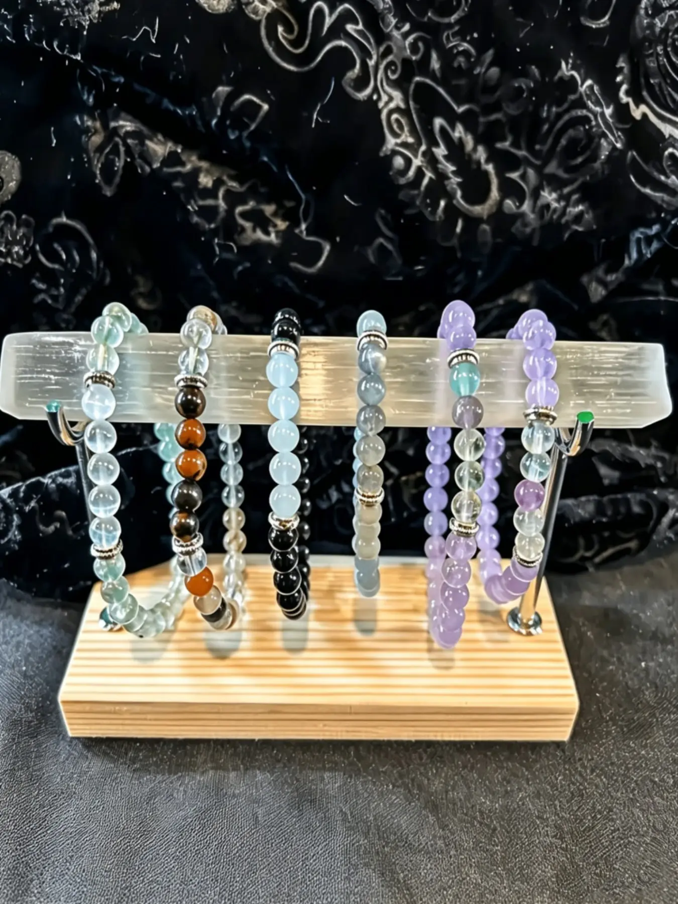 Natural Gypsum Display Stand, Selenite Jewelry Stand, Bracelet Display with /silver Color Base, Home Decor Ornament, Jewelry Organizer
