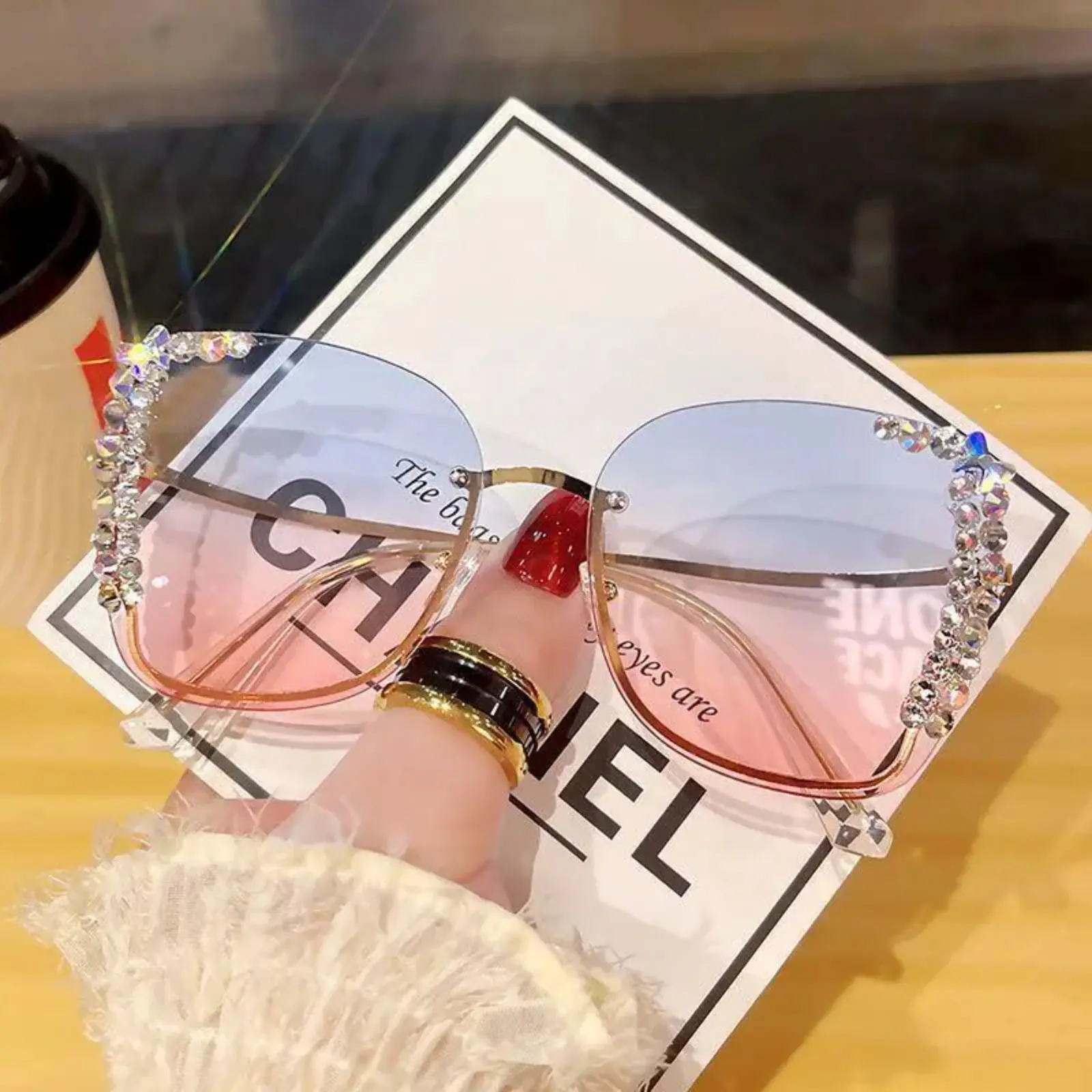Unisex Clip-On Non-Prescription Glasses, featuring cat-eye, oversized retro square and tortoiseshell frames. UV protection & blue light blocking lenses, flattering for round faces, ideal for casual daily wear.