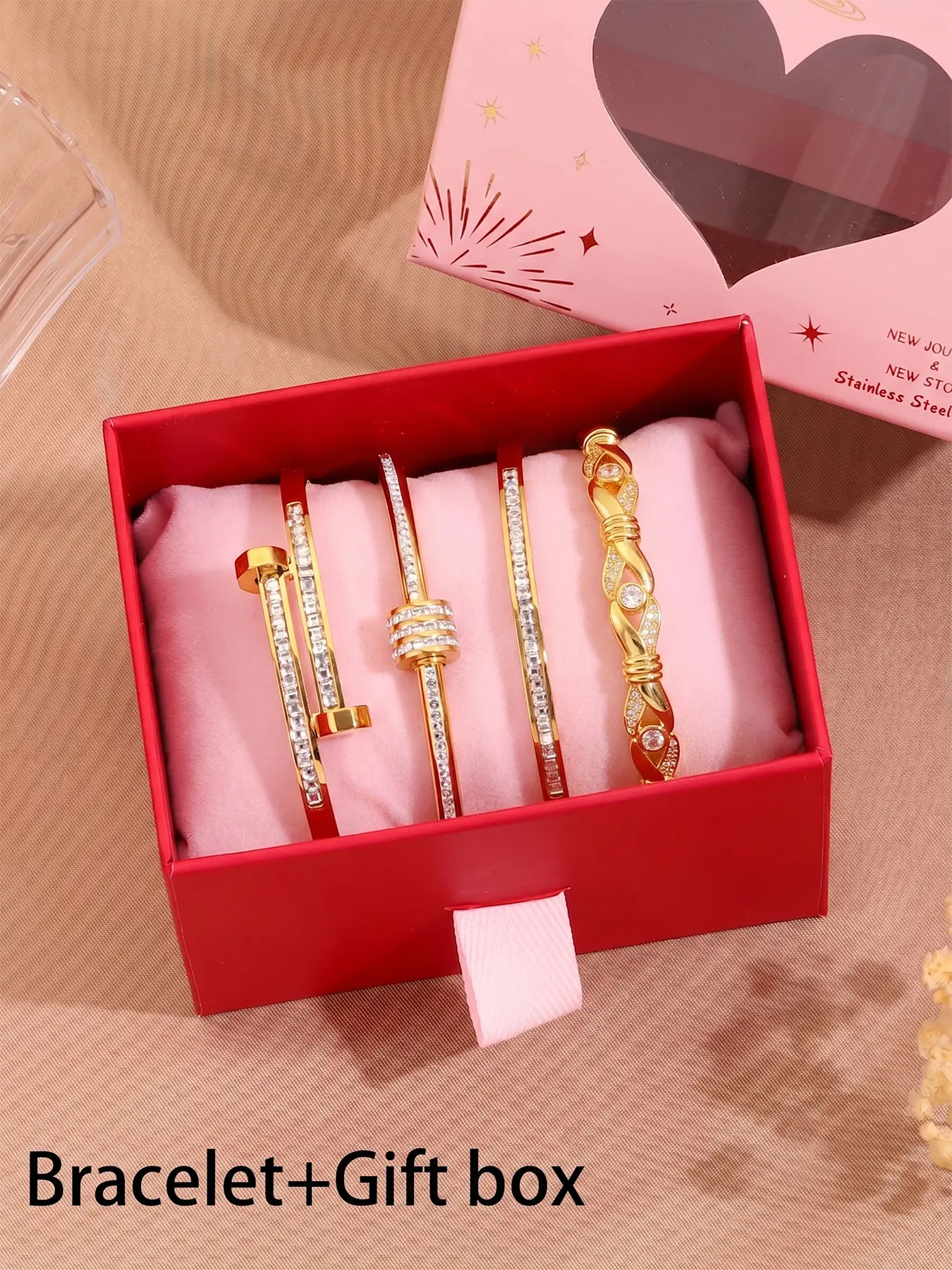 Cold style metal bracelet paired with a light luxury gift box, cold toned metal brings a sense of luxury, suitable for cool casual wear, personalized for young people's daily wear, and niche accessories shape a unique and cool atmosphere