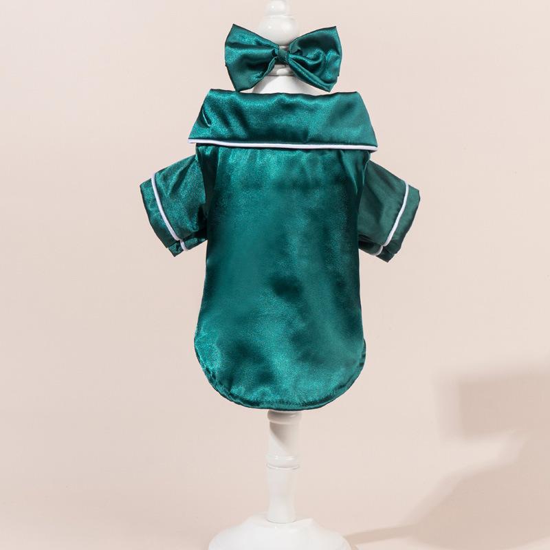 Beautiful Pet pajamas suitable for pets such as Teddy Bears, Bichon Frises, Pomeranians, Poodles, and Bulldogs. Made of comfortable silk, these pajamas include headbands to relieve stress and anxiety.