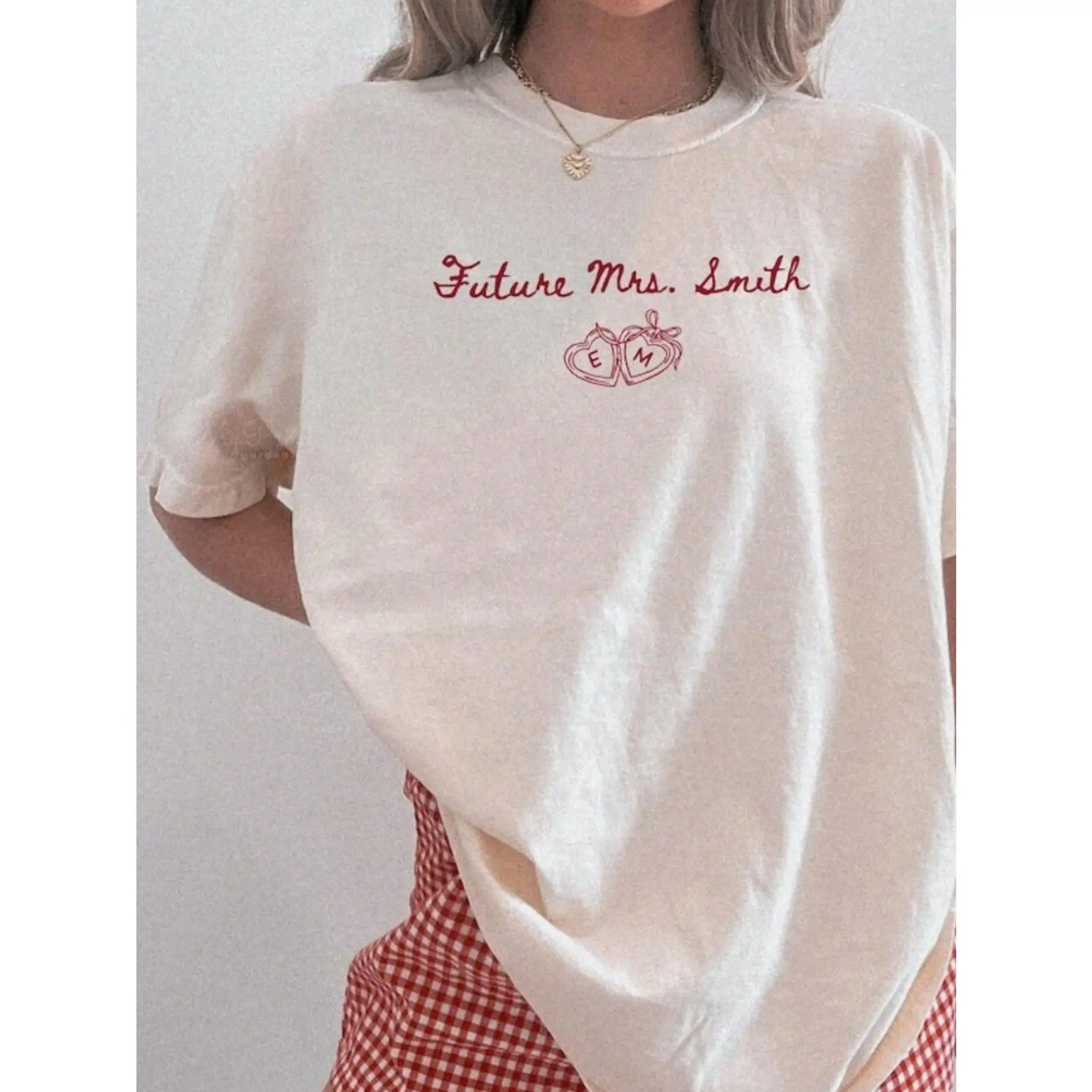 Women's Future Mrs 100% Cotton Short Sleeve Round Neck Regular Fit T-Shirt - Casual Bride-to-Be Top, Personalized Engagement Gift, Machine Washable, All-Season Wear